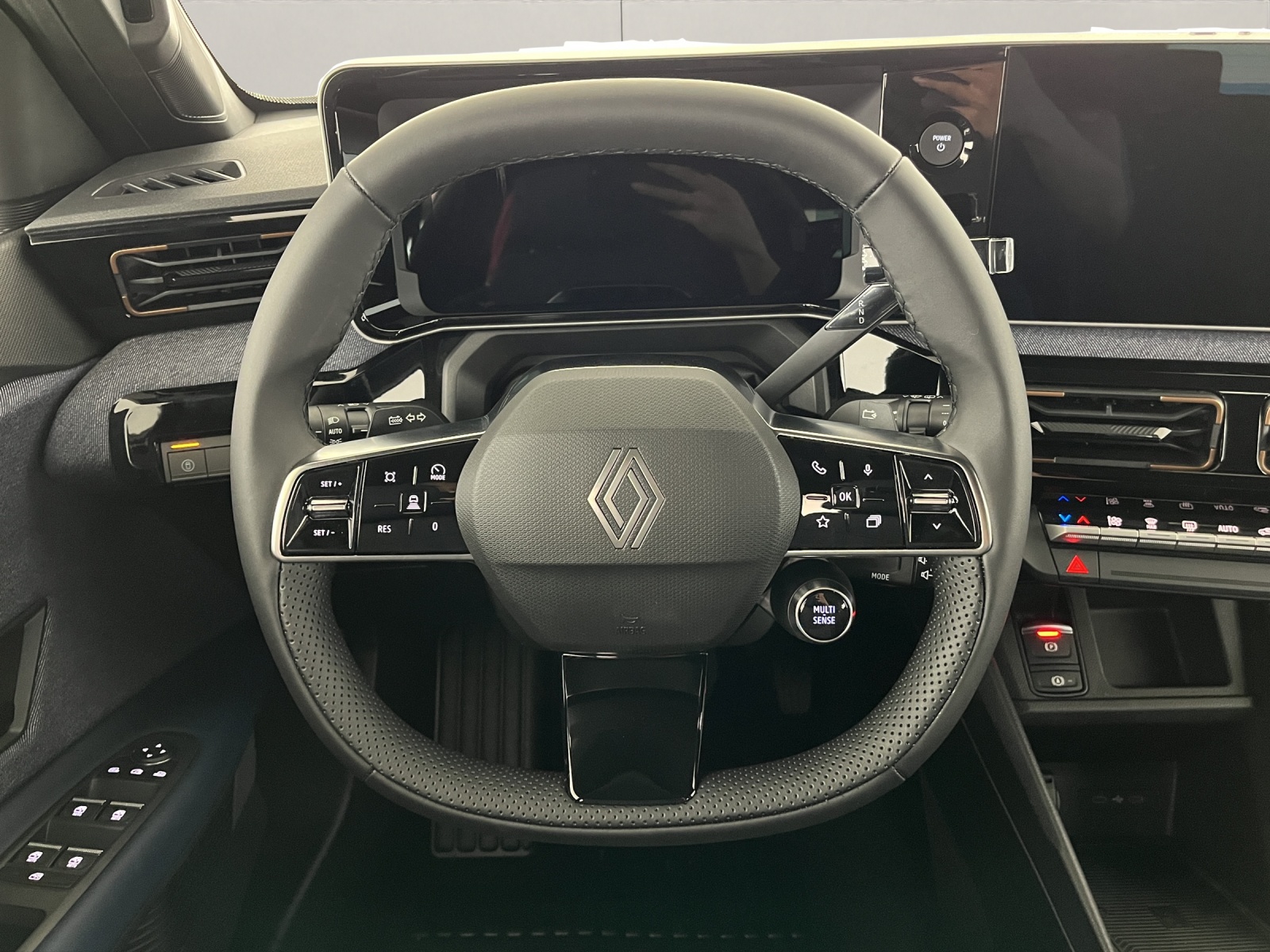RENAULT R4 E-Tech Comfort Range plein sud techno-image-9