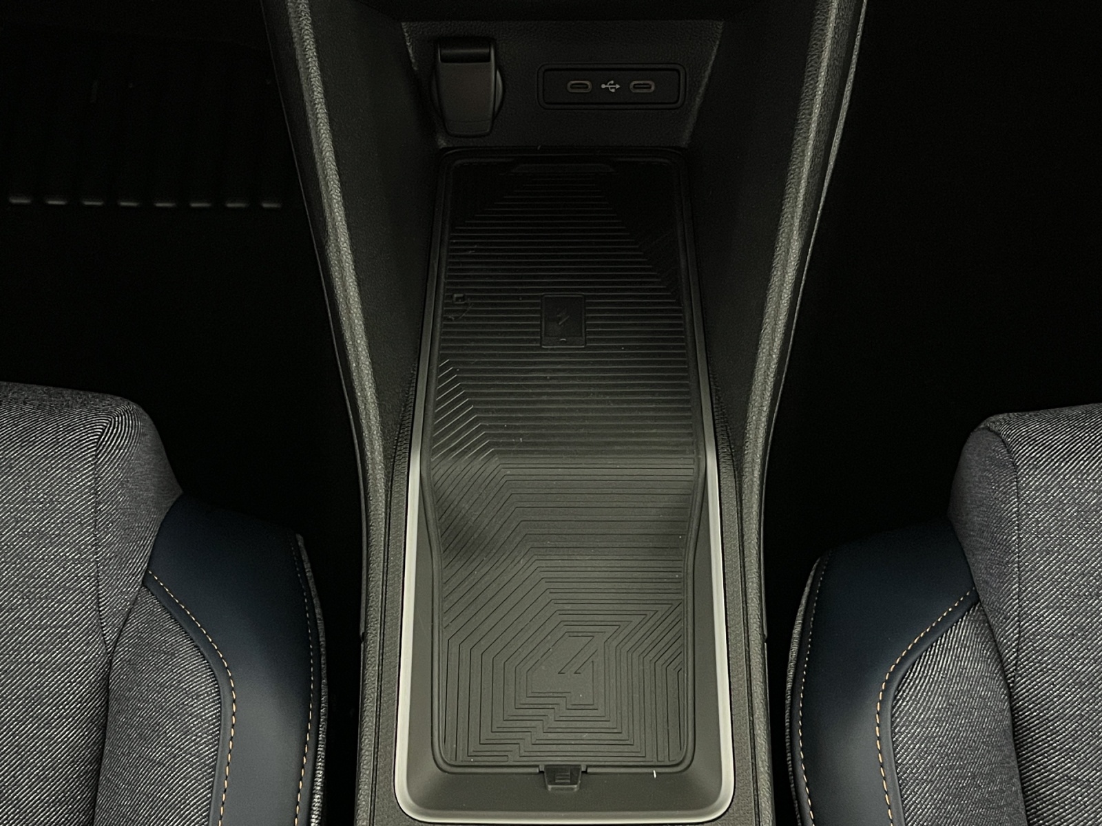 RENAULT R4 E-Tech Comfort Range plein sud techno-image-13