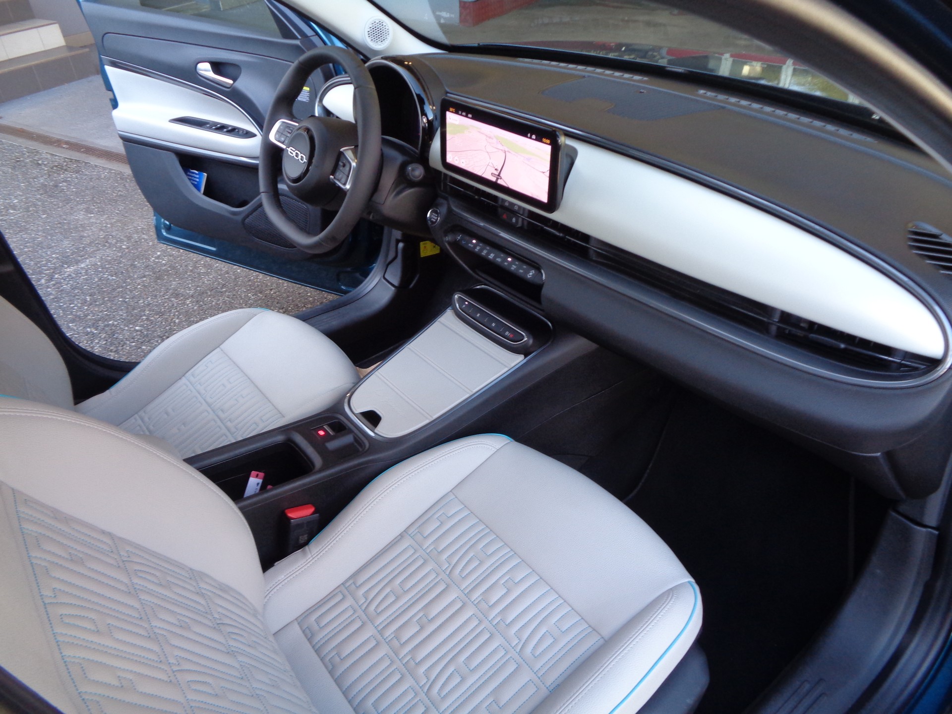 FIAT 600h MildHybrid La Prima-image-8