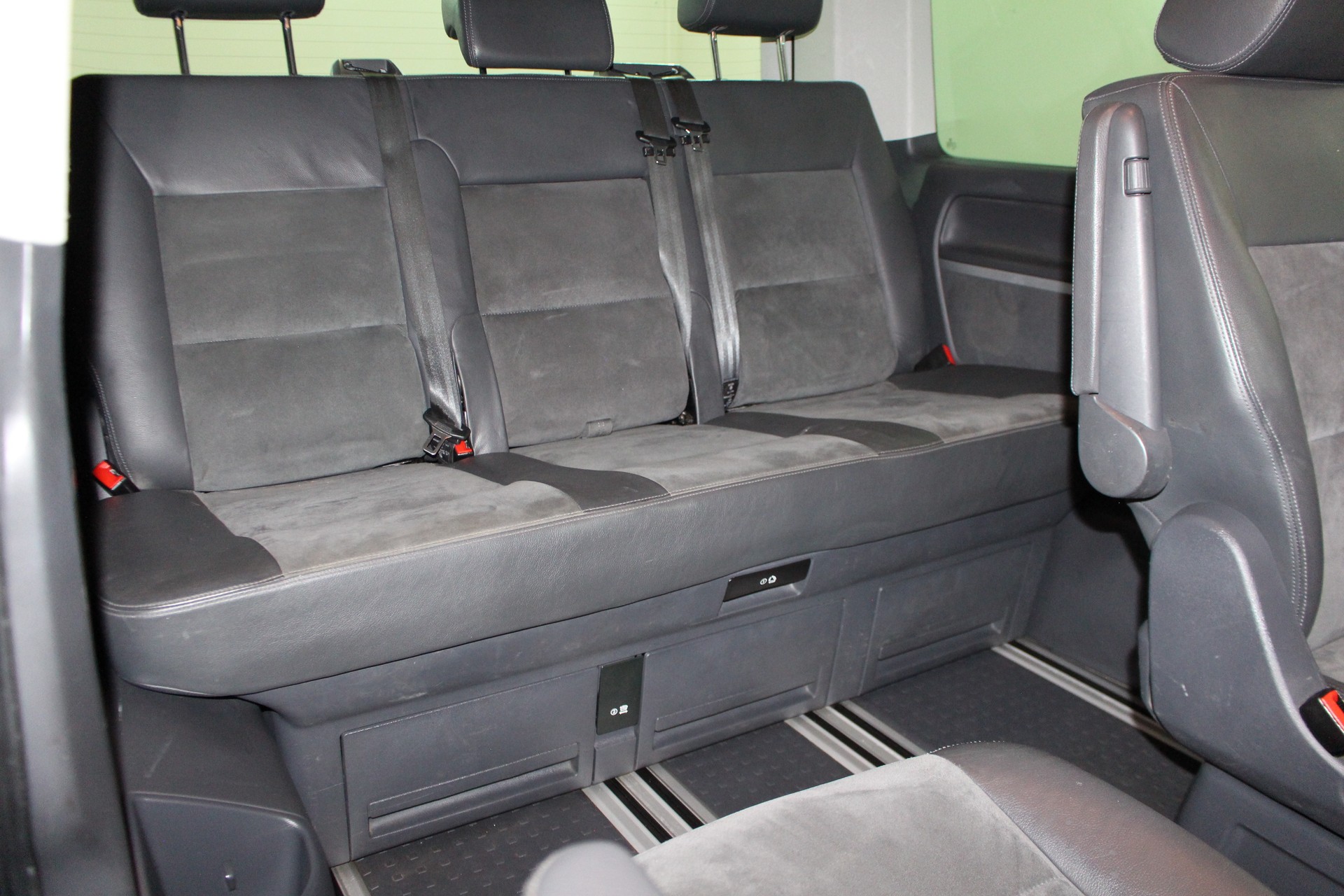 VW T5 Multivan 2.0 TSI 204 Highline DSG 4m-image-11
