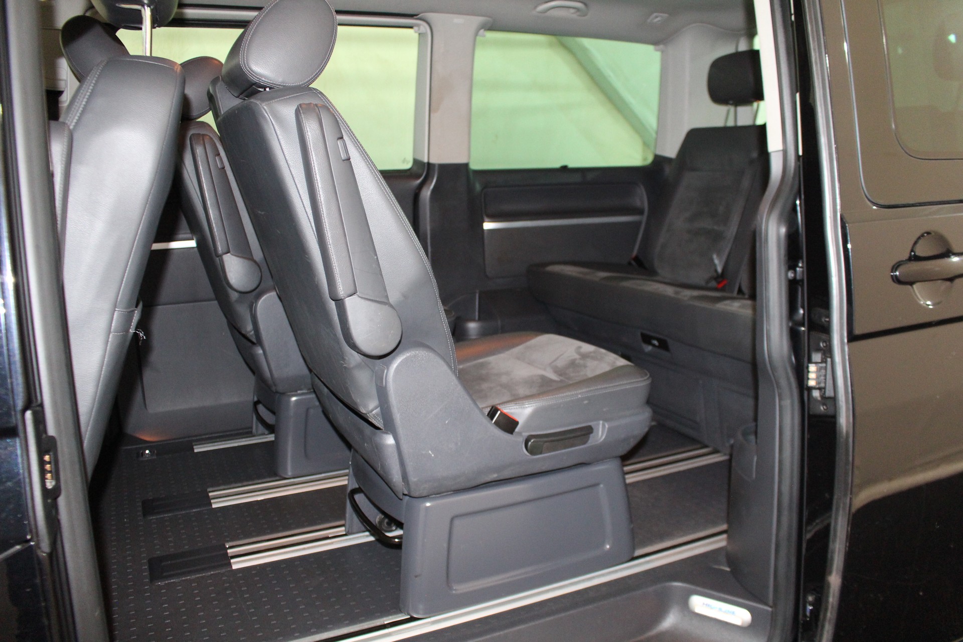 VW T5 Multivan 2.0 TSI 204 Highline DSG 4m-image-7