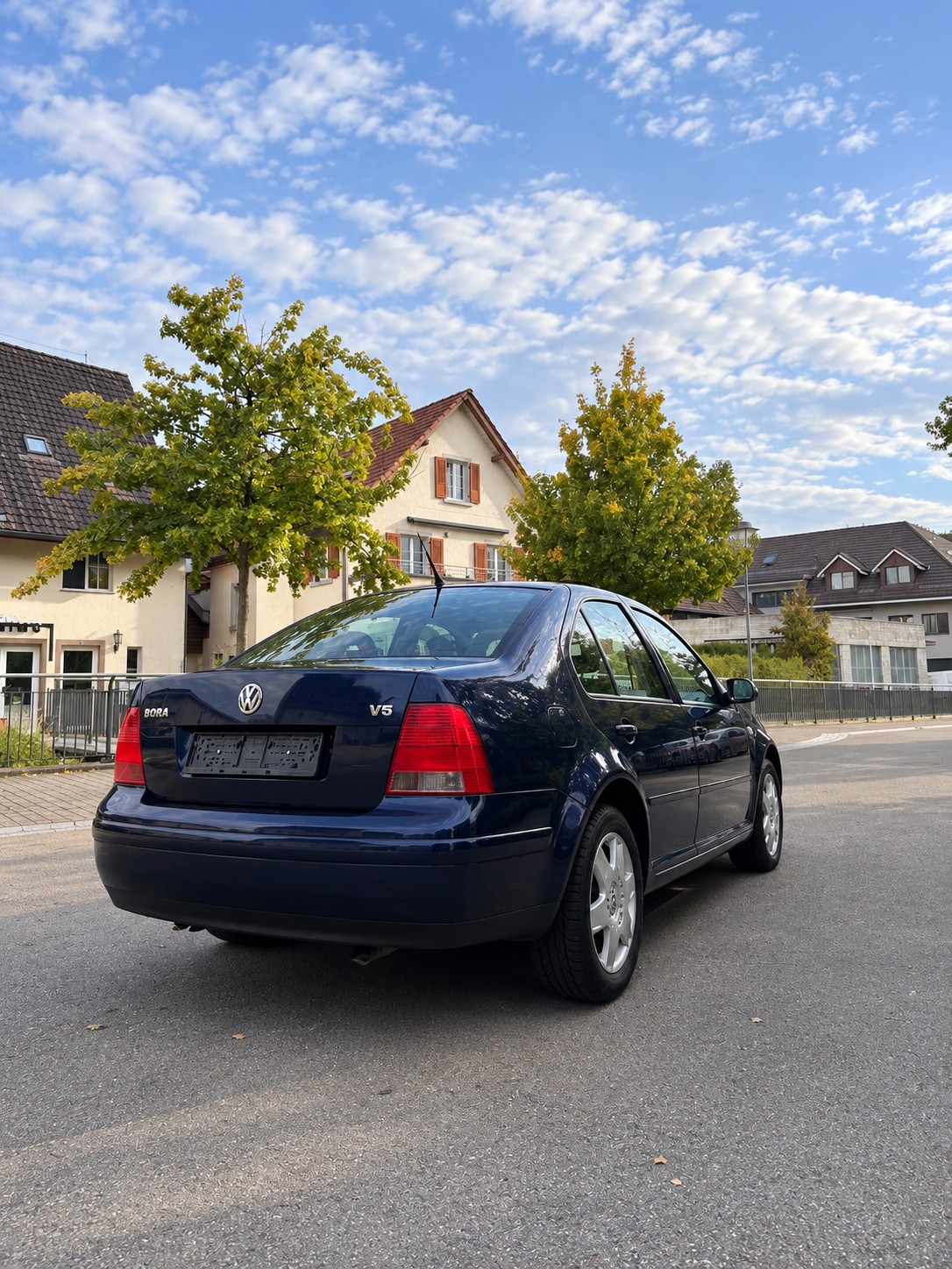 VW BORA 2.3 V5 Highline | frisch ab MFK & Service | Automat | Klima-image-6