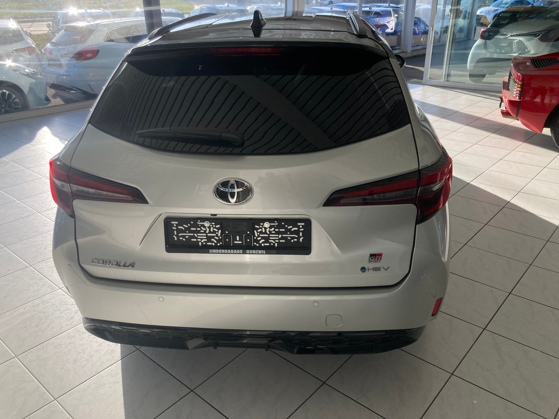 TOYOTA Corolla Touring Sports 2.0 HSD GR Sport e-CVT-image-5