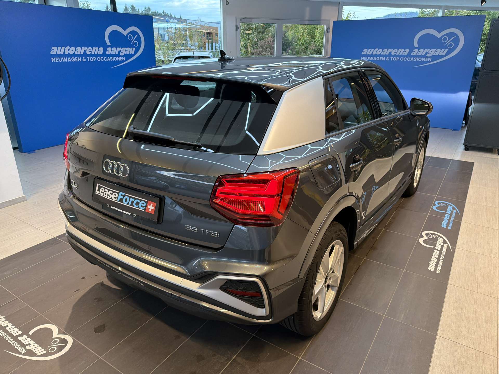 AUDI Q2 35 TFSi S-Line S-Tronic Automat-image-2