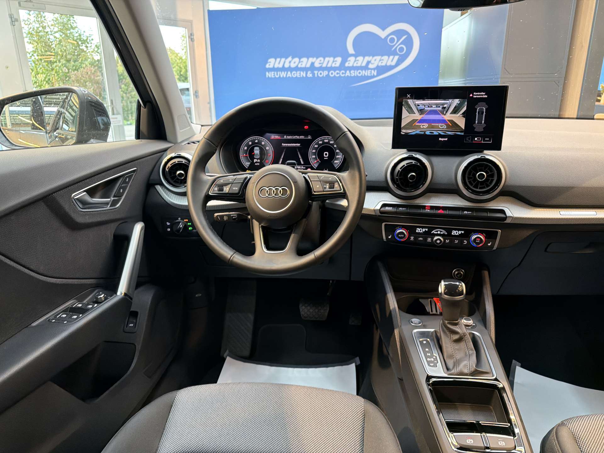 AUDI Q2 35 TFSi S-Line S-Tronic Automat-image-4