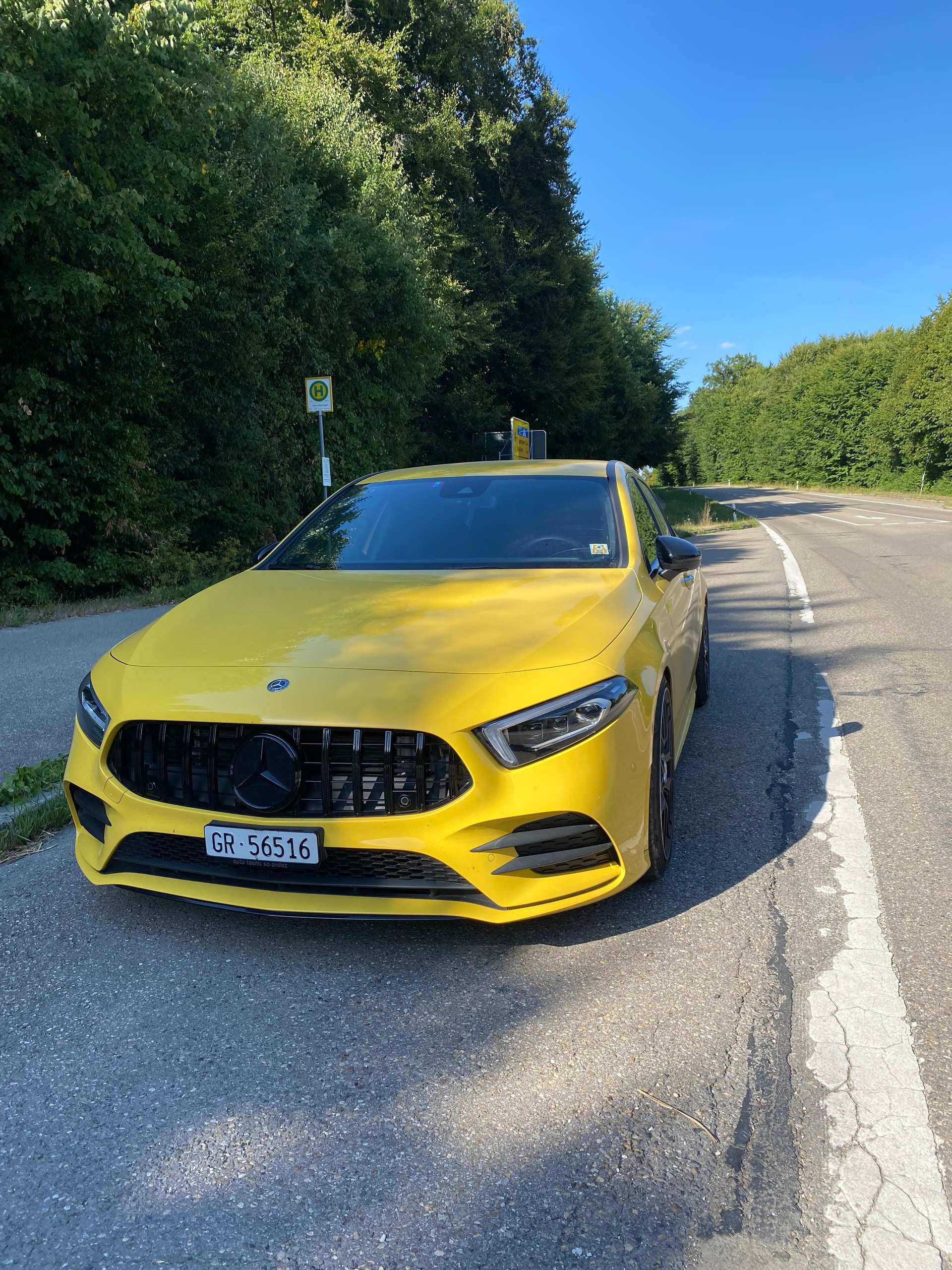 MERCEDES-BENZ A 200 d AMG Line-image-1