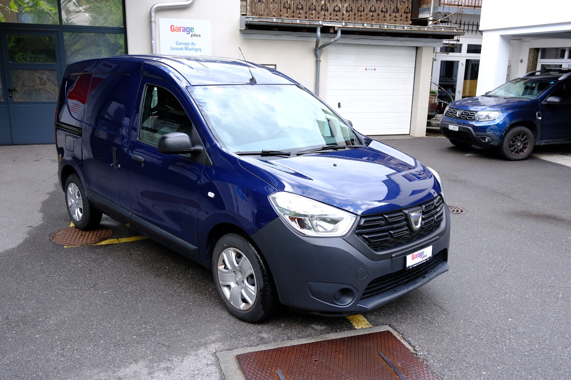 DACIA Dokker Van TCe 100 PF Essential-image-1