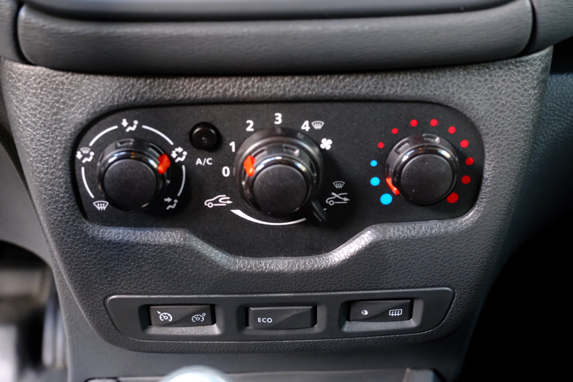 DACIA Dokker Van TCe 100 PF Essential-image-12