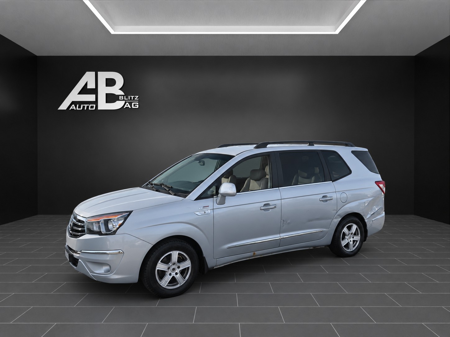 KGM-SsangYong Rodius SV200 e-XDi Sapphire 4WD E-Tronic * 7-Plätzer *-image-1