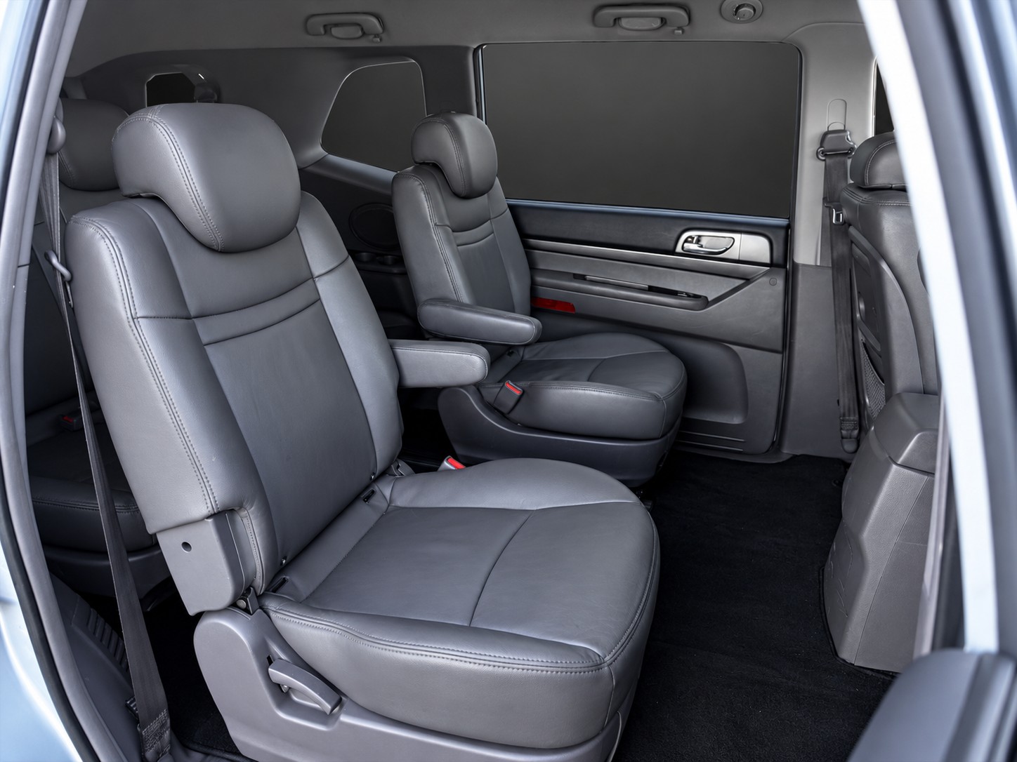 KGM-SsangYong Rodius SV200 e-XDi Sapphire 4WD E-Tronic * 7-Plätzer *-image-11