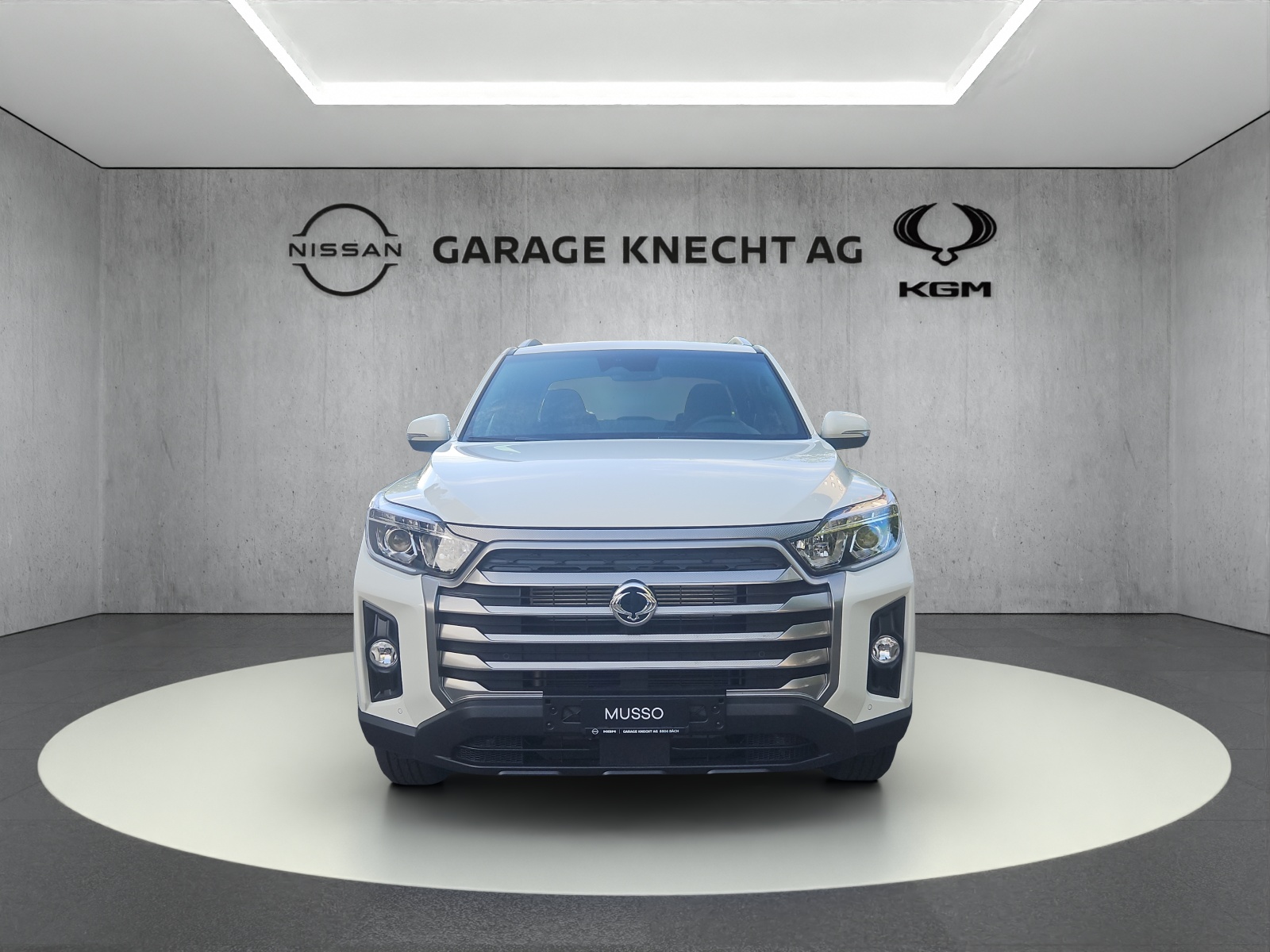 KGM-SsangYong Grand Musso 2.2 e-XDI Platinum-image-2