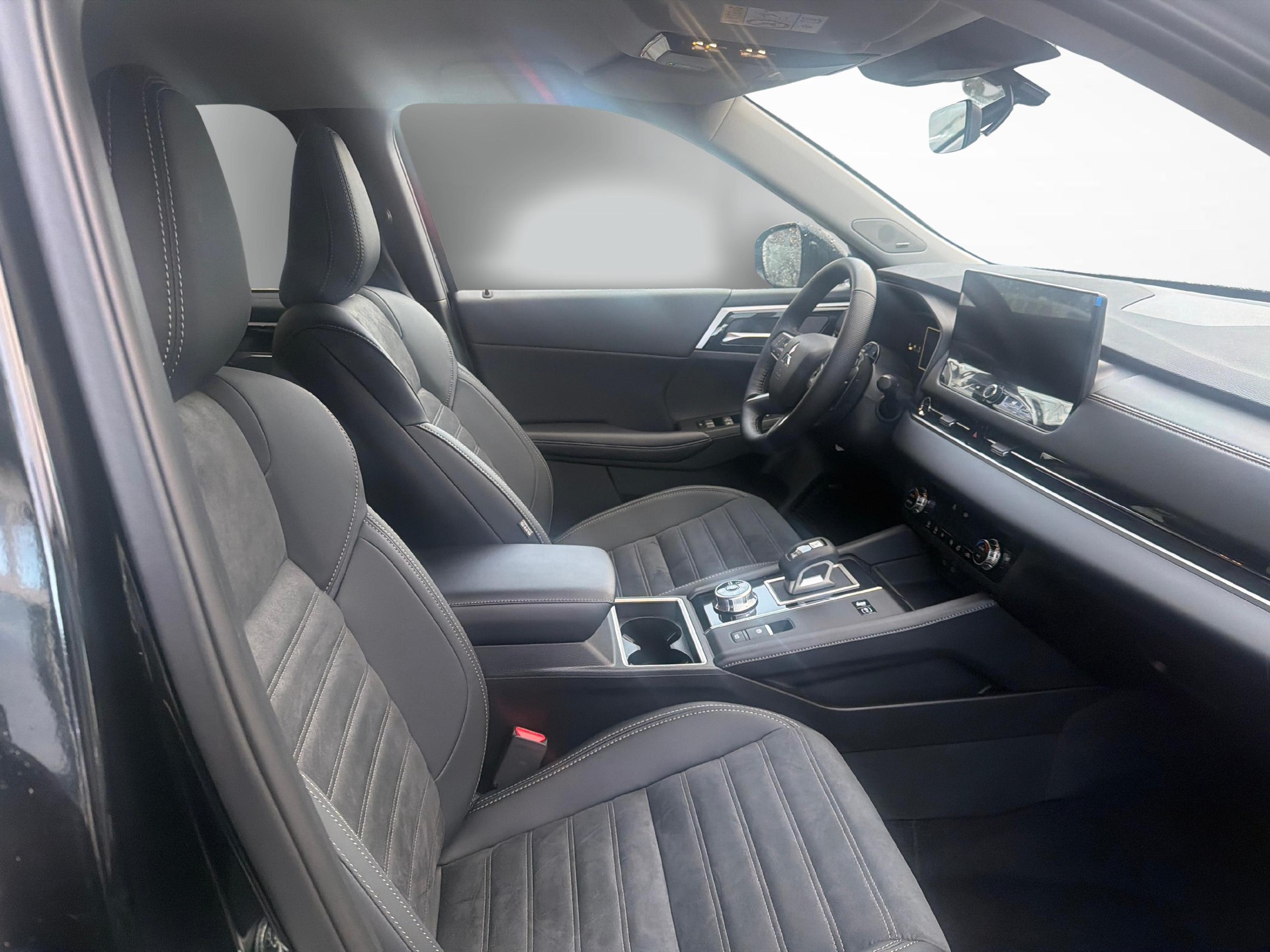 MITSUBISHI Outlander 2.4 PHEV Intense 4x4-image-9