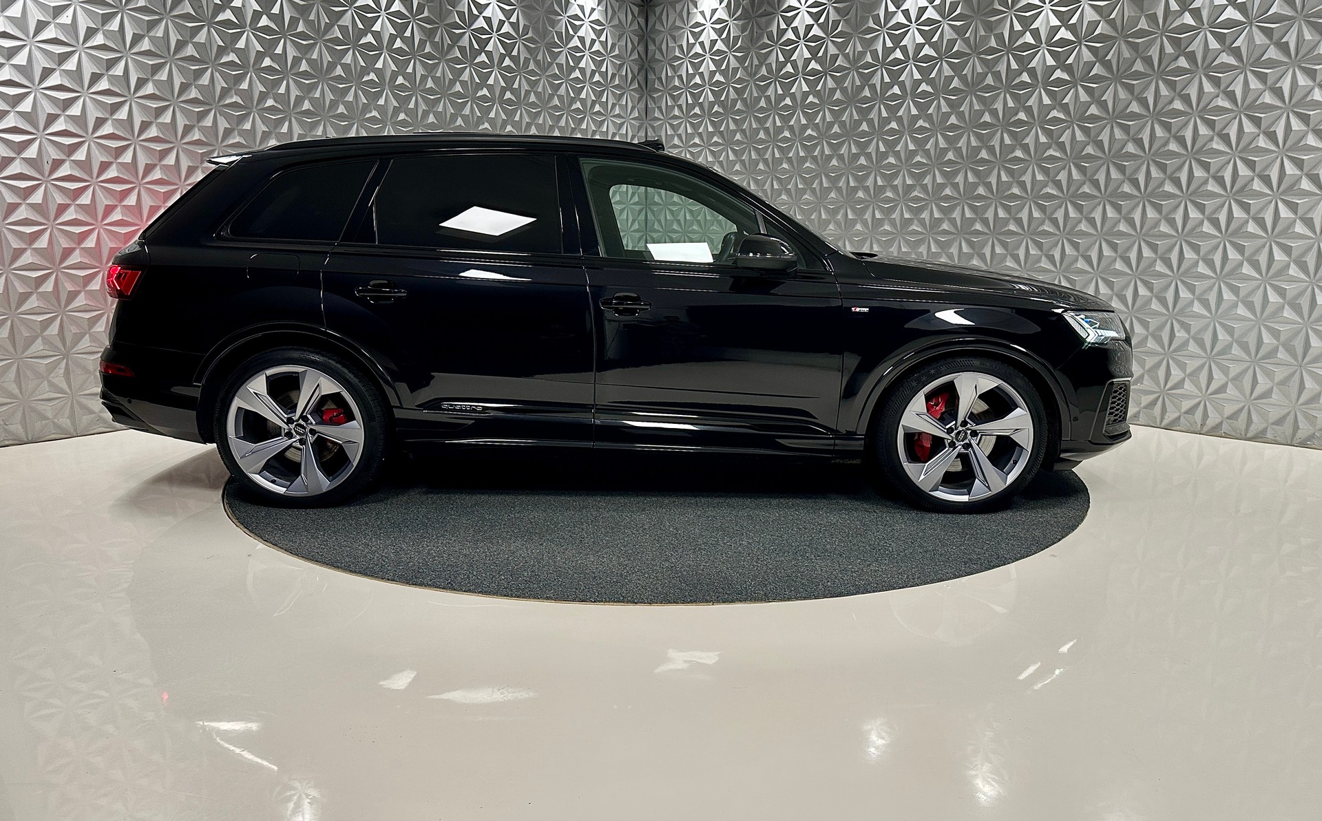 AUDI Q7 55 TFSI S Line quattro tiptronic-image-3