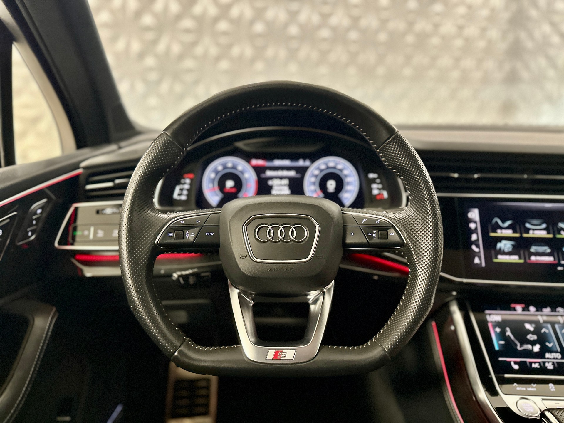 AUDI Q7 55 TFSI S Line quattro tiptronic-image-24