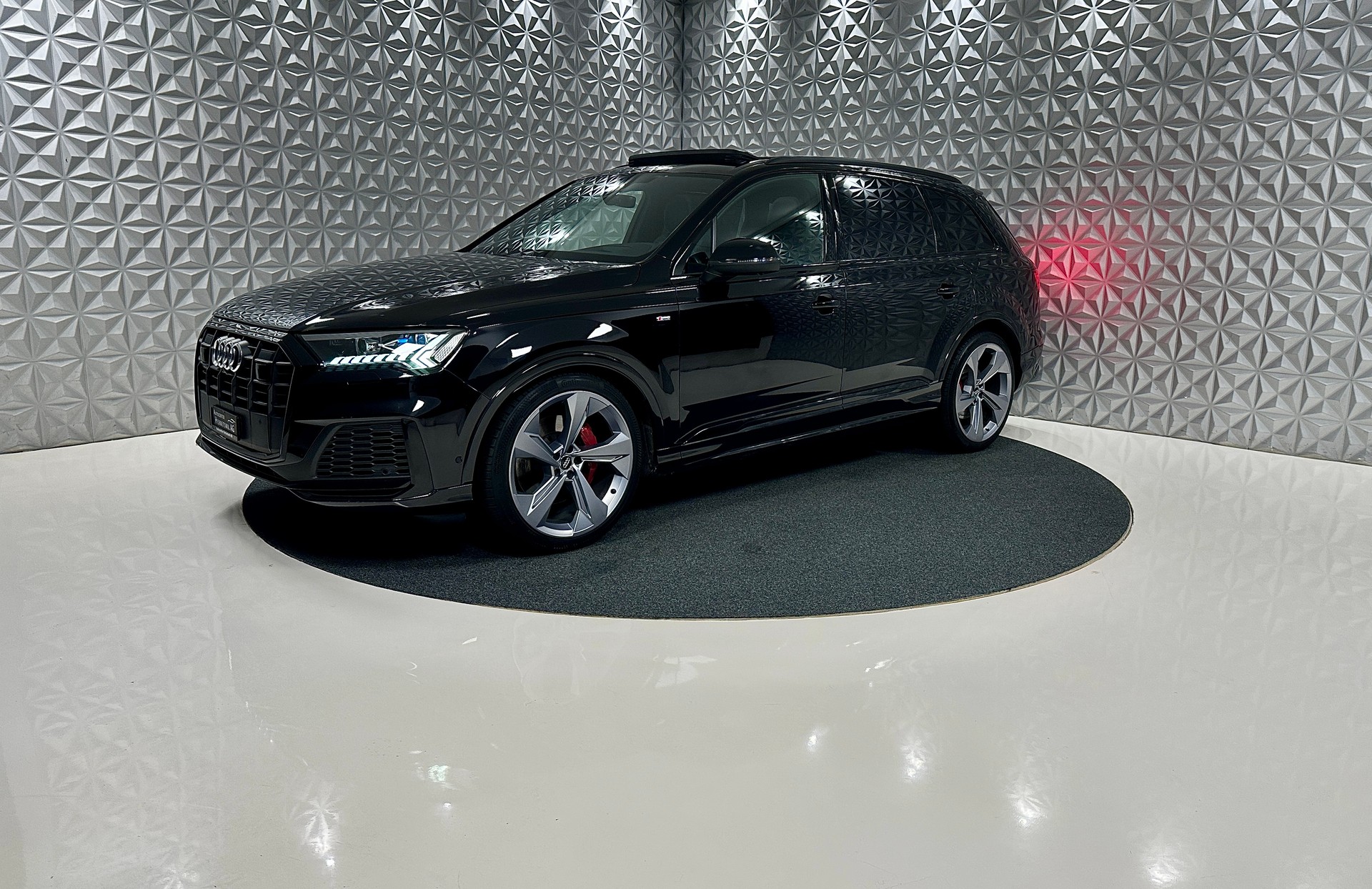 AUDI Q7 55 TFSI S Line quattro tiptronic-image-0