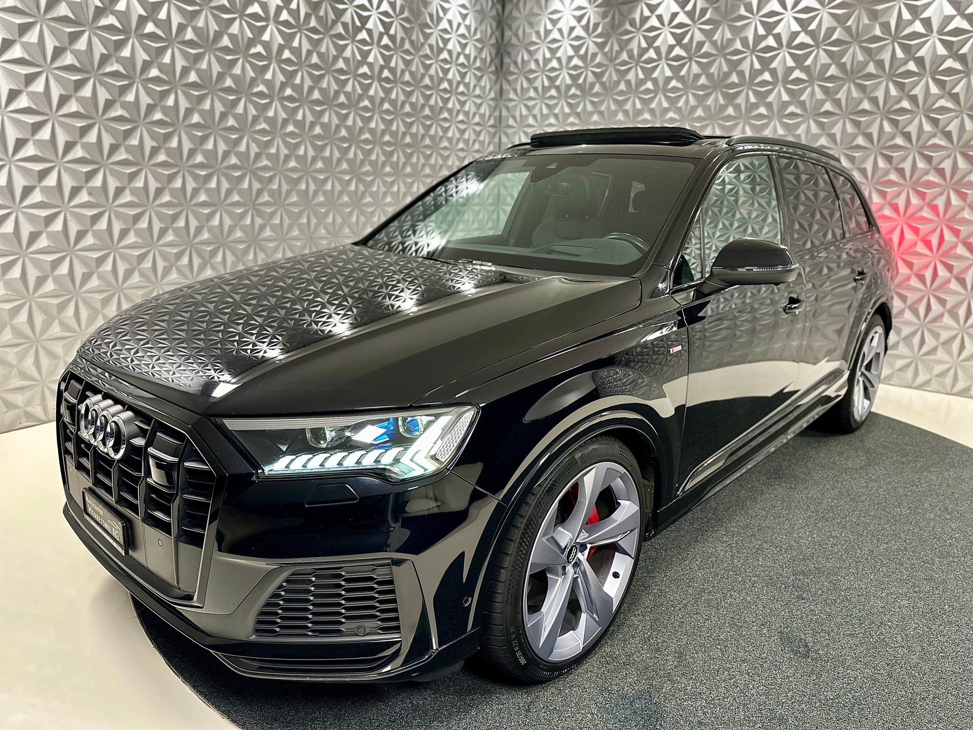 AUDI Q7 55 TFSI S Line quattro tiptronic-image-8