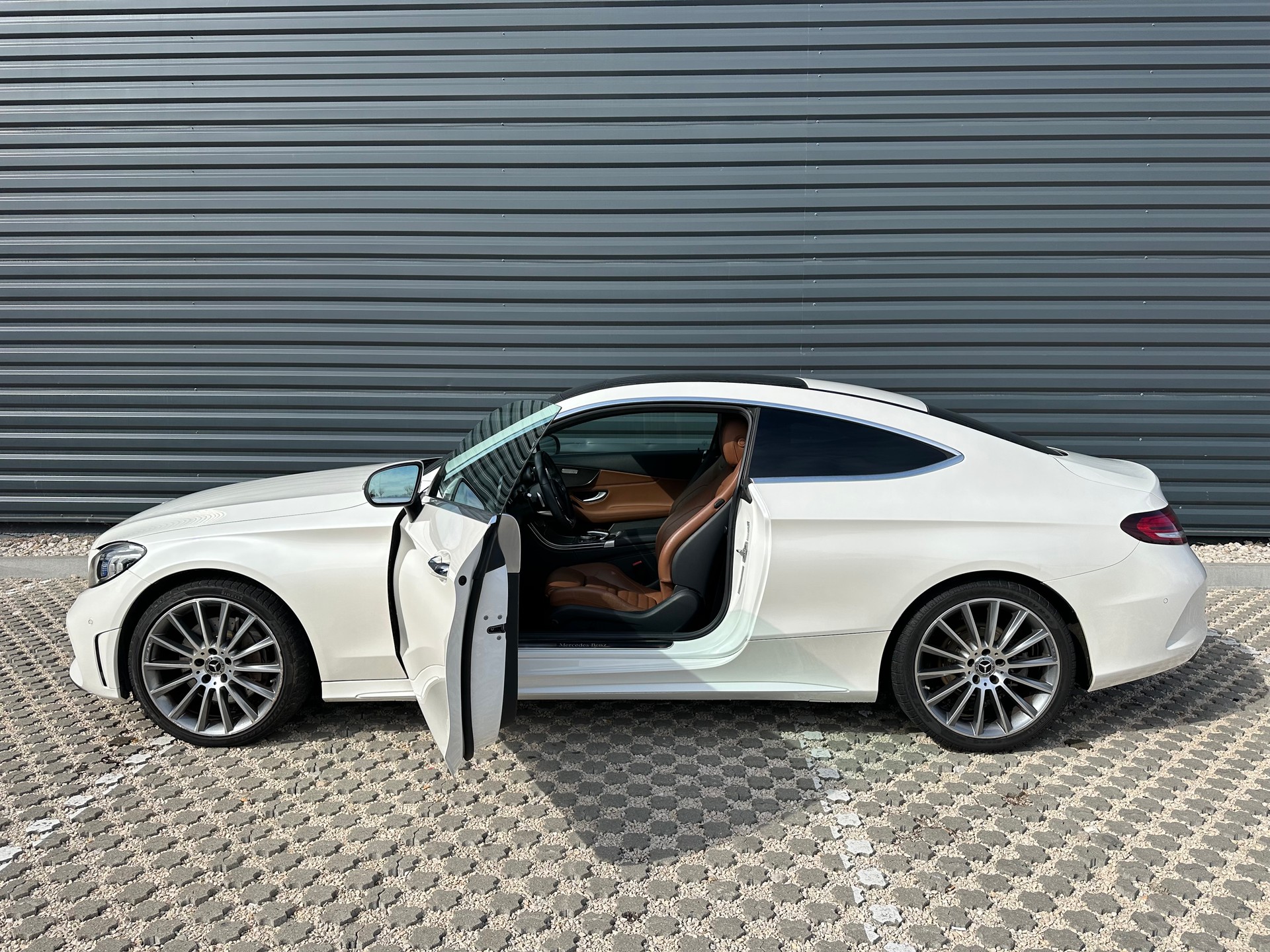 MERCEDES-BENZ C 400 AMG Line 4matic-image-6