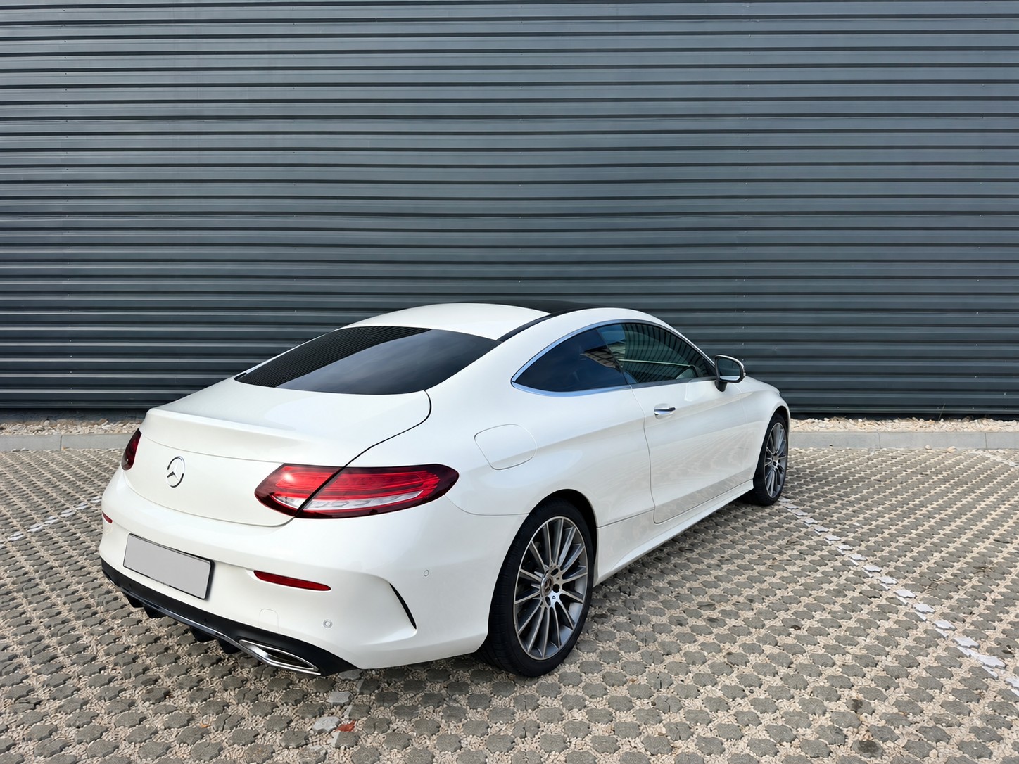 MERCEDES-BENZ C 400 AMG Line 4matic-image-4