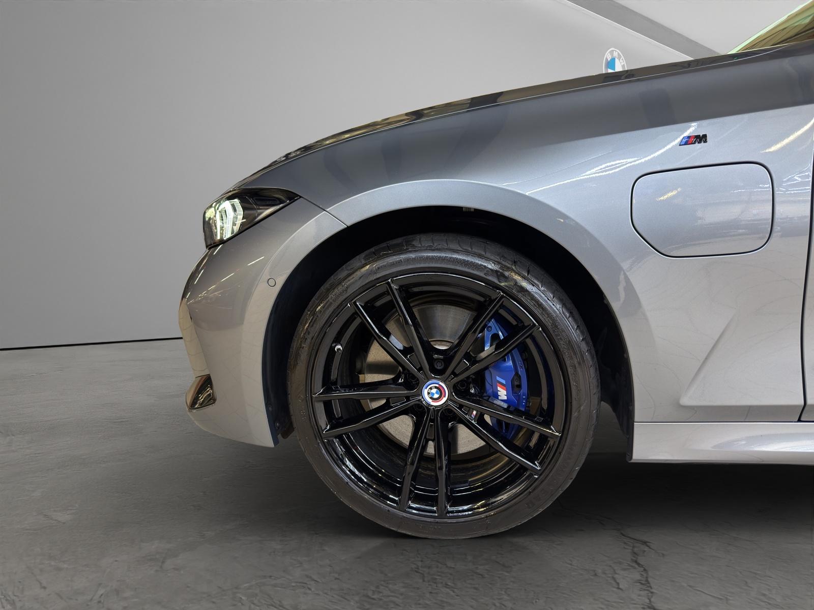 BMW 3er Touring 330e xDrive M-SportPaket Pro-image-22