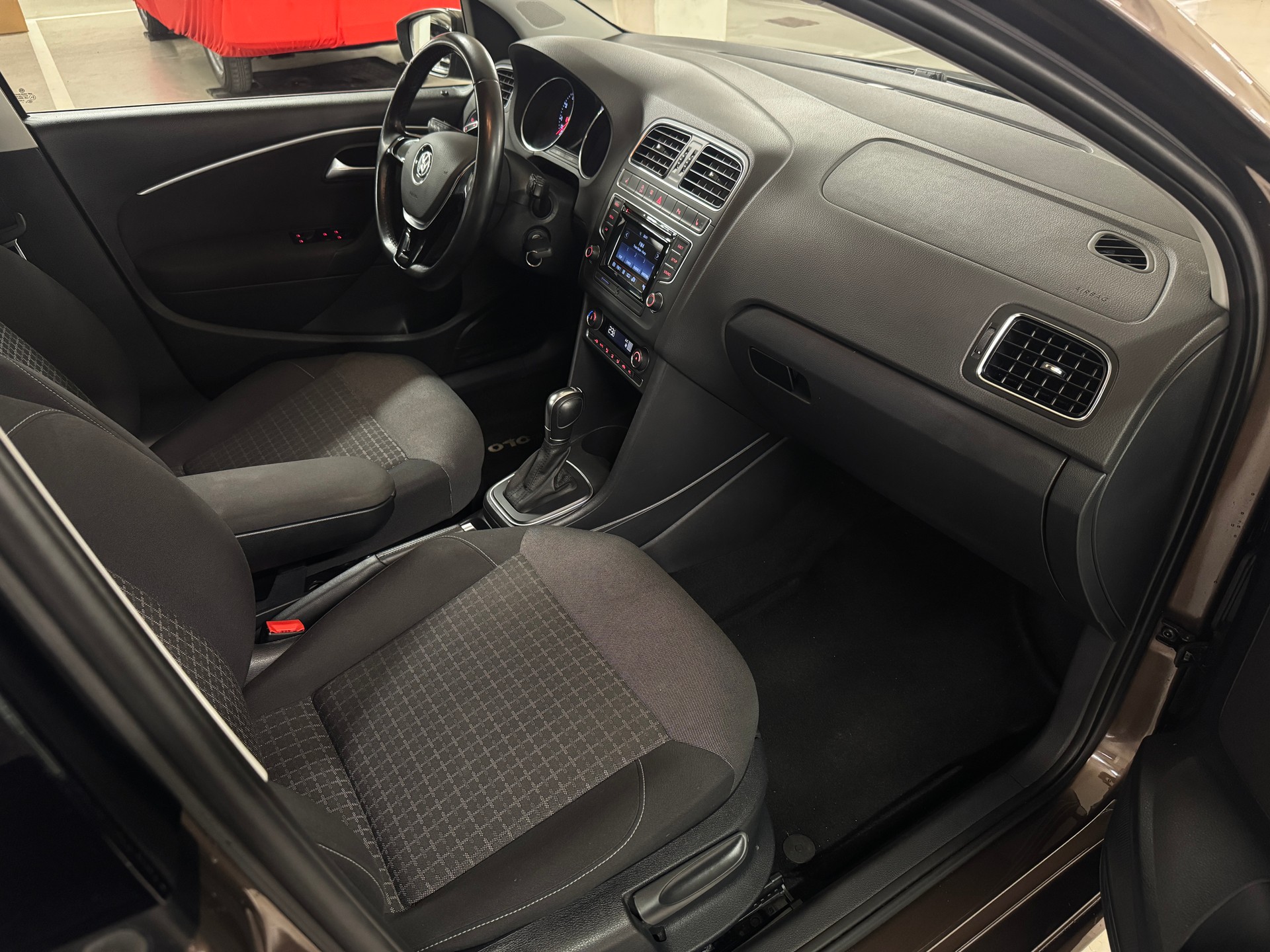 VW Polo 1.2 TSI BMT Comfortline DSG I Frisch MFK 09.26 I Frisch Service I 8-fach I 1. Hand I CH-Fhrz. I TOP Angebot-image-8