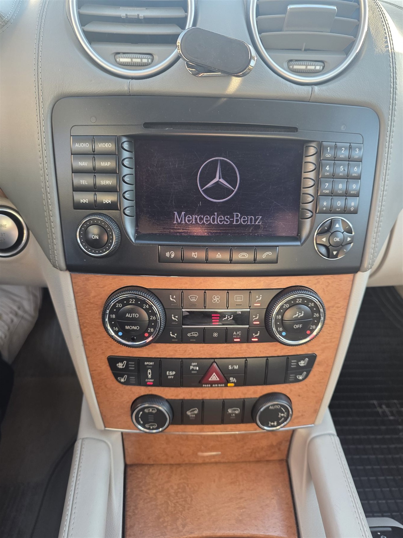 MERCEDES-BENZ GL 500 4Matic 7G-Tronic-image-8