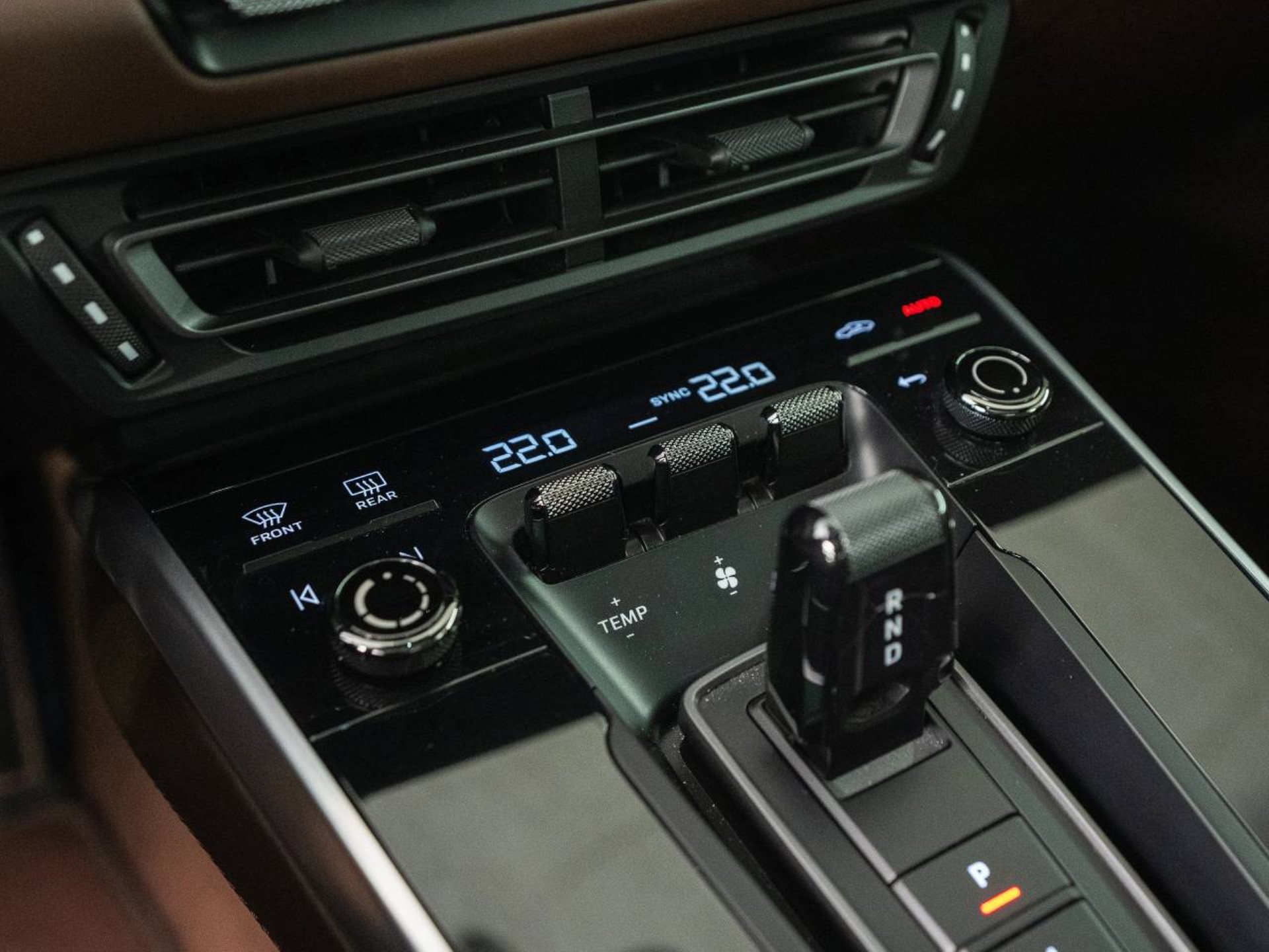PORSCHE 911 Carrera 4S-image-30