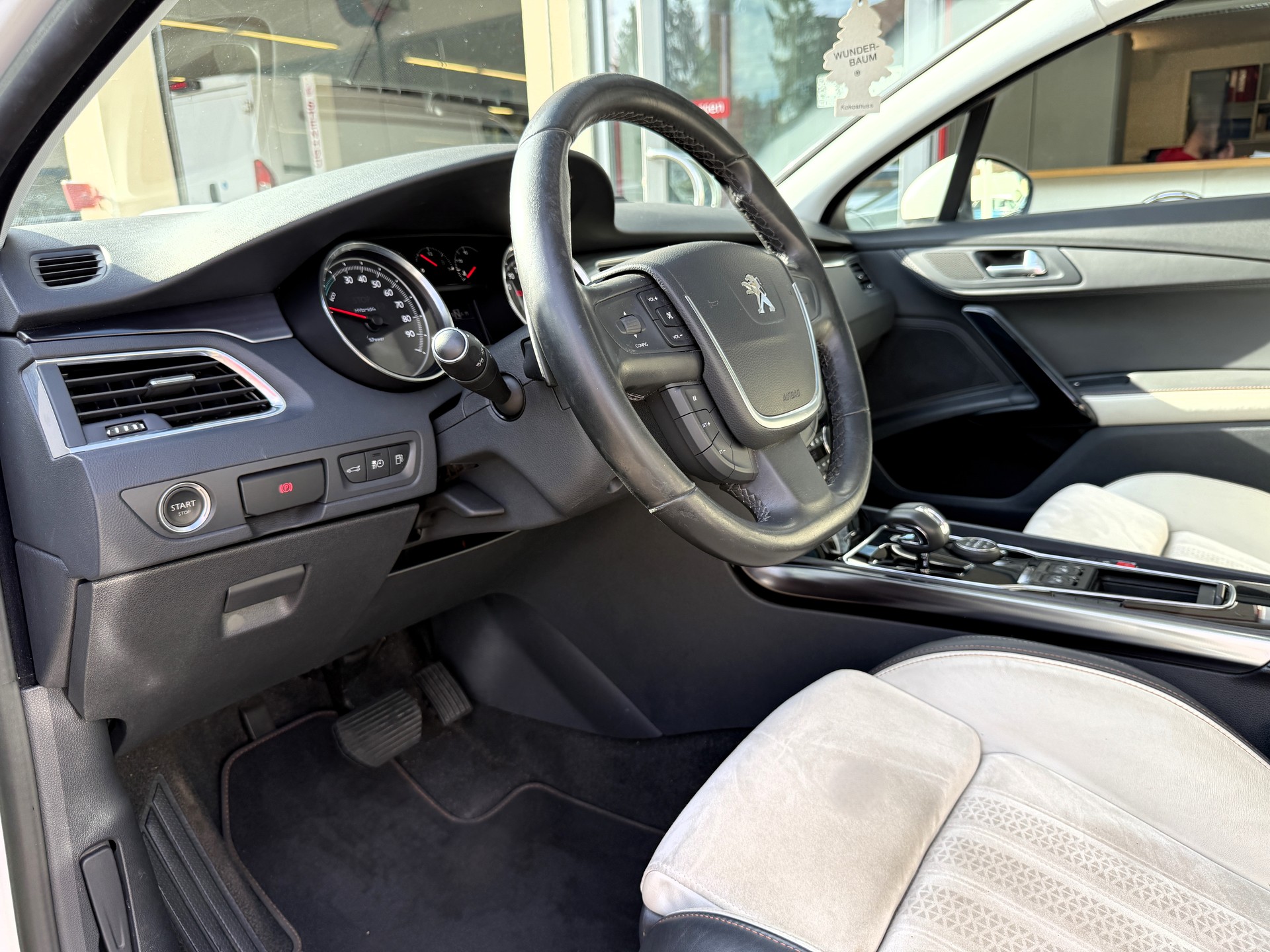 PEUGEOT 508 RXH 2.0 HDI Hybrid4 EGS6-image-13