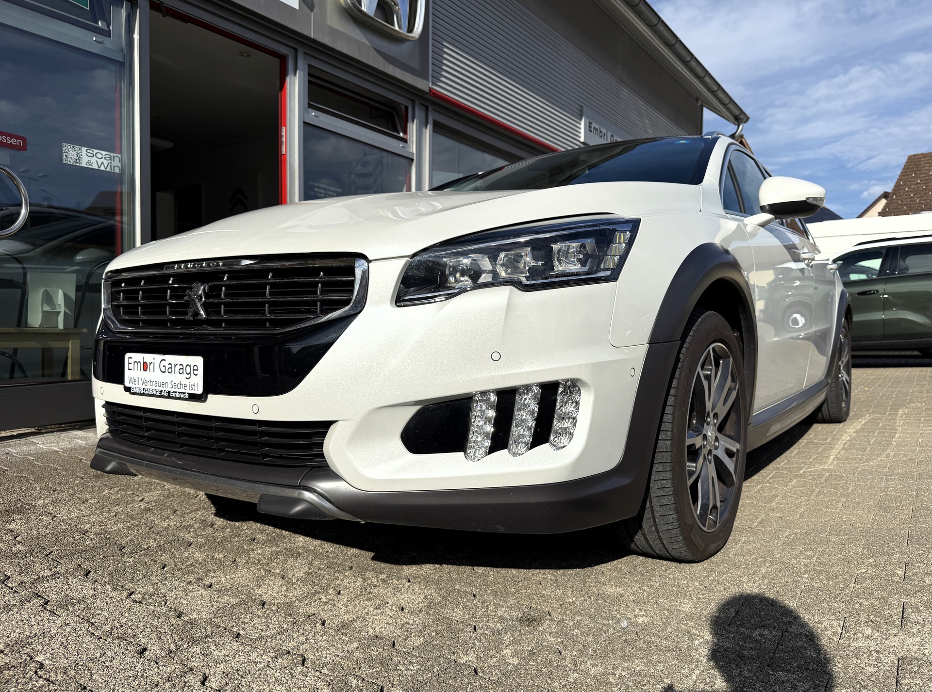 PEUGEOT 508 RXH 2.0 HDI Hybrid4 EGS6-image-2