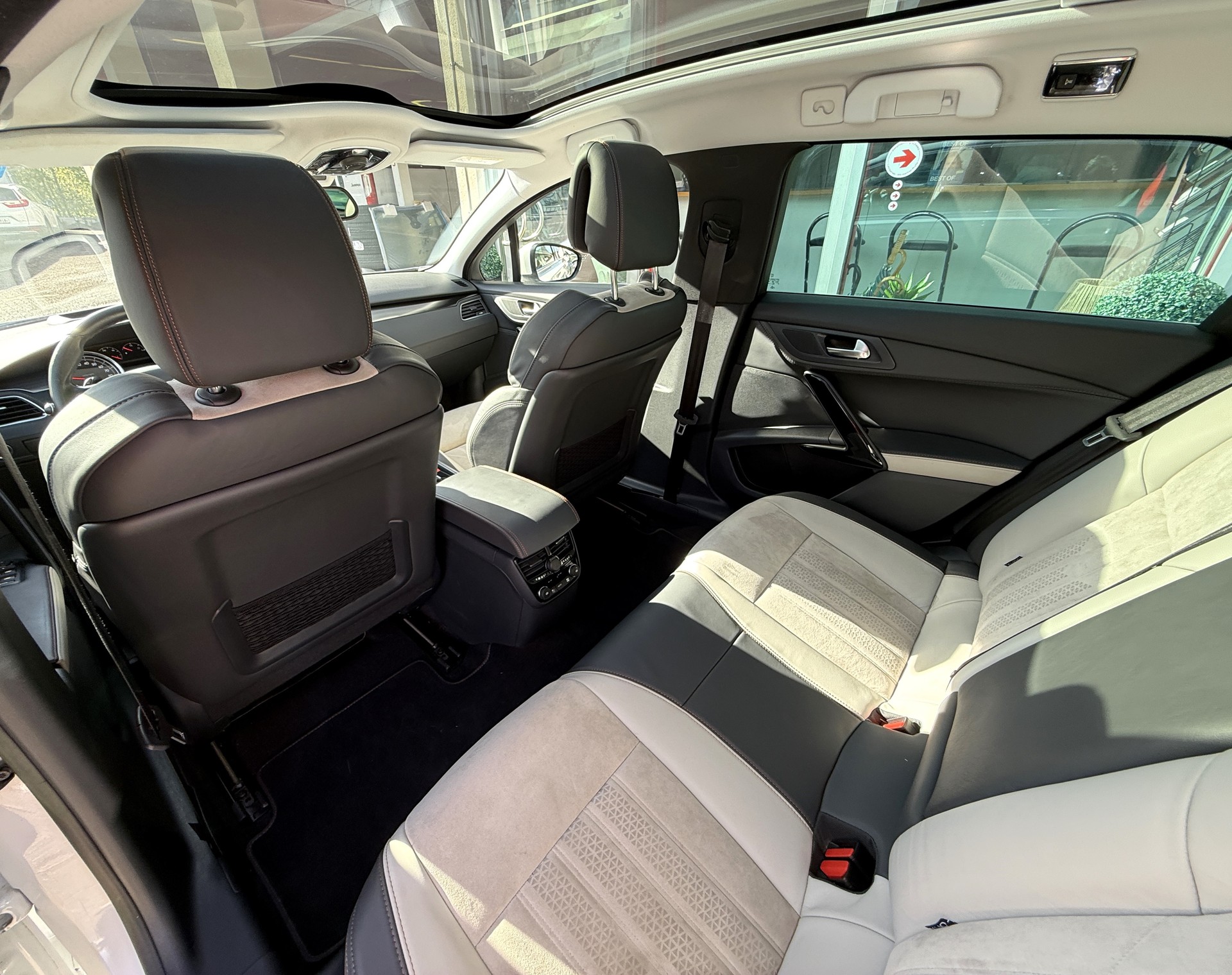 PEUGEOT 508 RXH 2.0 HDI Hybrid4 EGS6-image-9