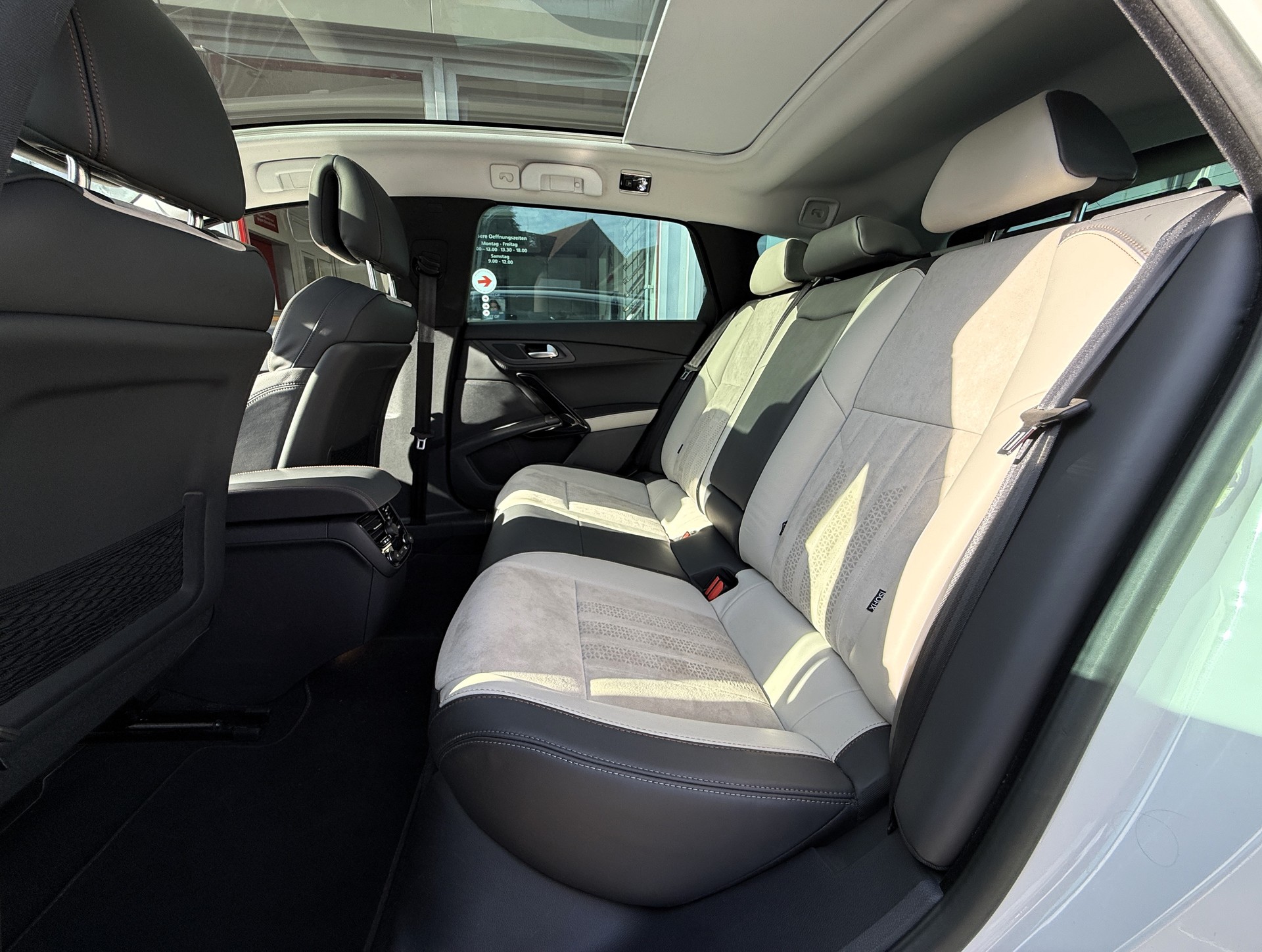 PEUGEOT 508 RXH 2.0 HDI Hybrid4 EGS6-image-8
