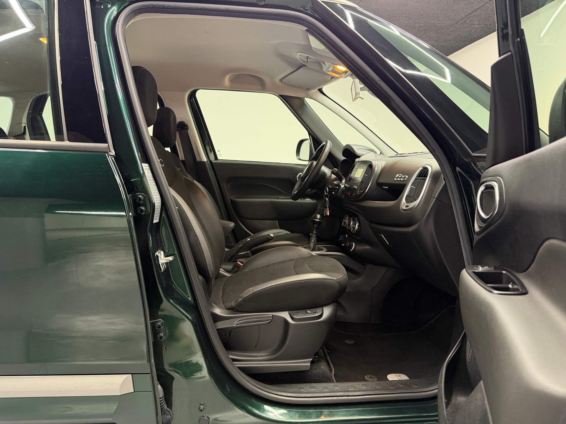 FIAT 500L 1.6 JTD Pop Star-image-12