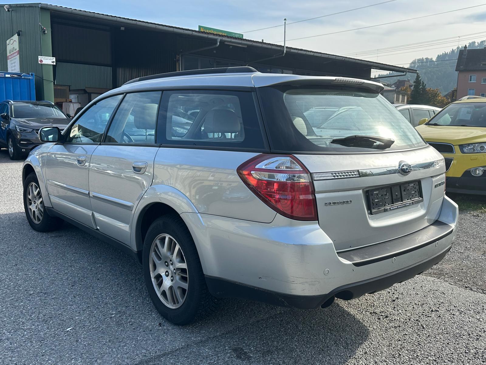 SUBARU Outback 3.0R AWD Swiss Automatic-image-4