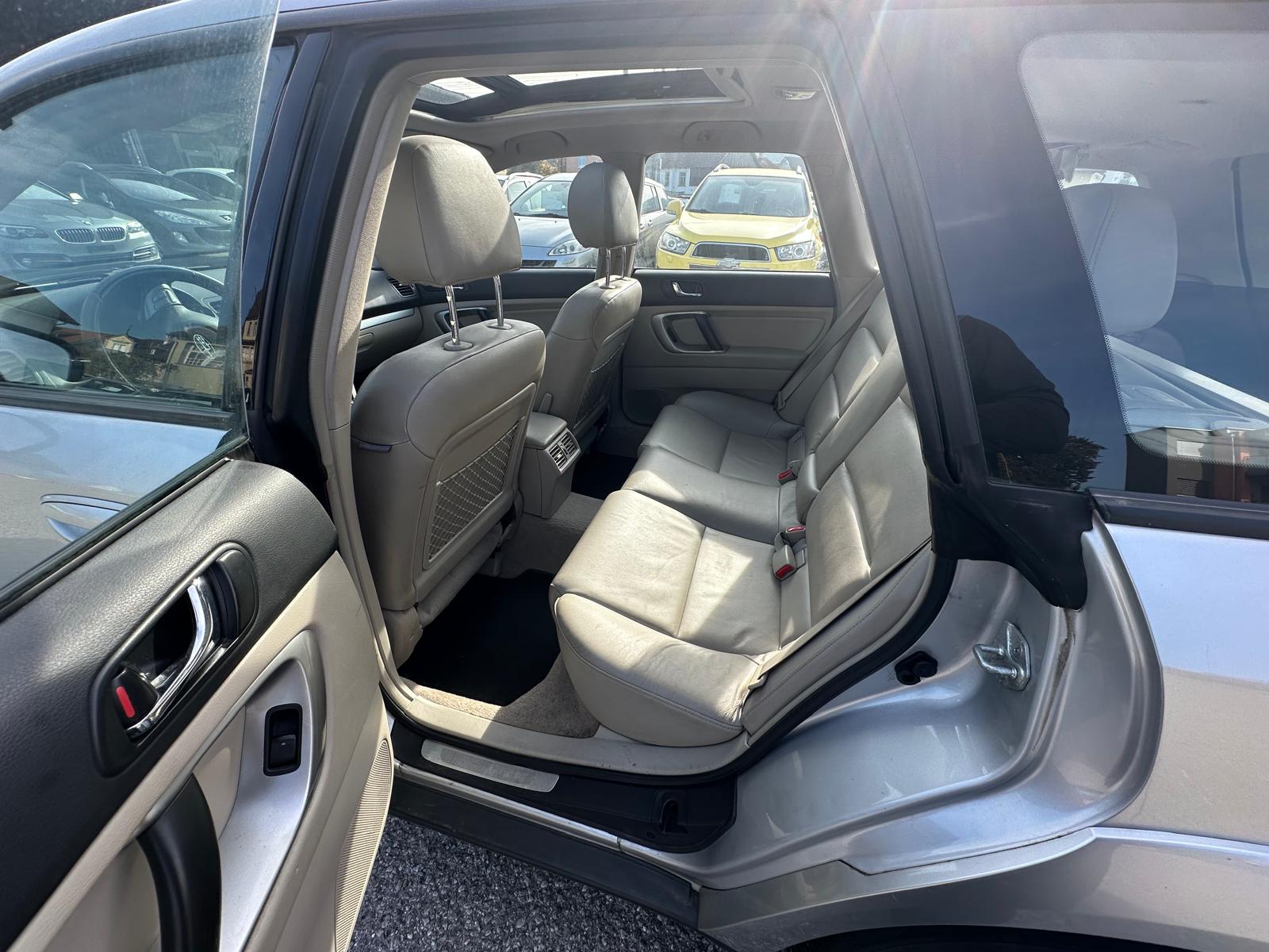 SUBARU Outback 3.0R AWD Swiss Automatic-image-9