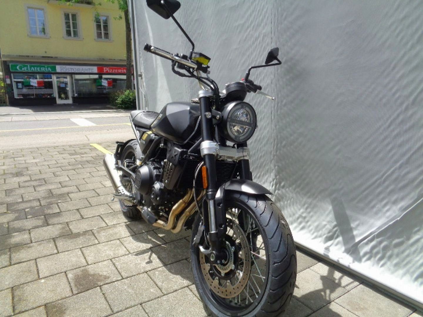BRIXTON Crossfire 500 X-showroom-element-3