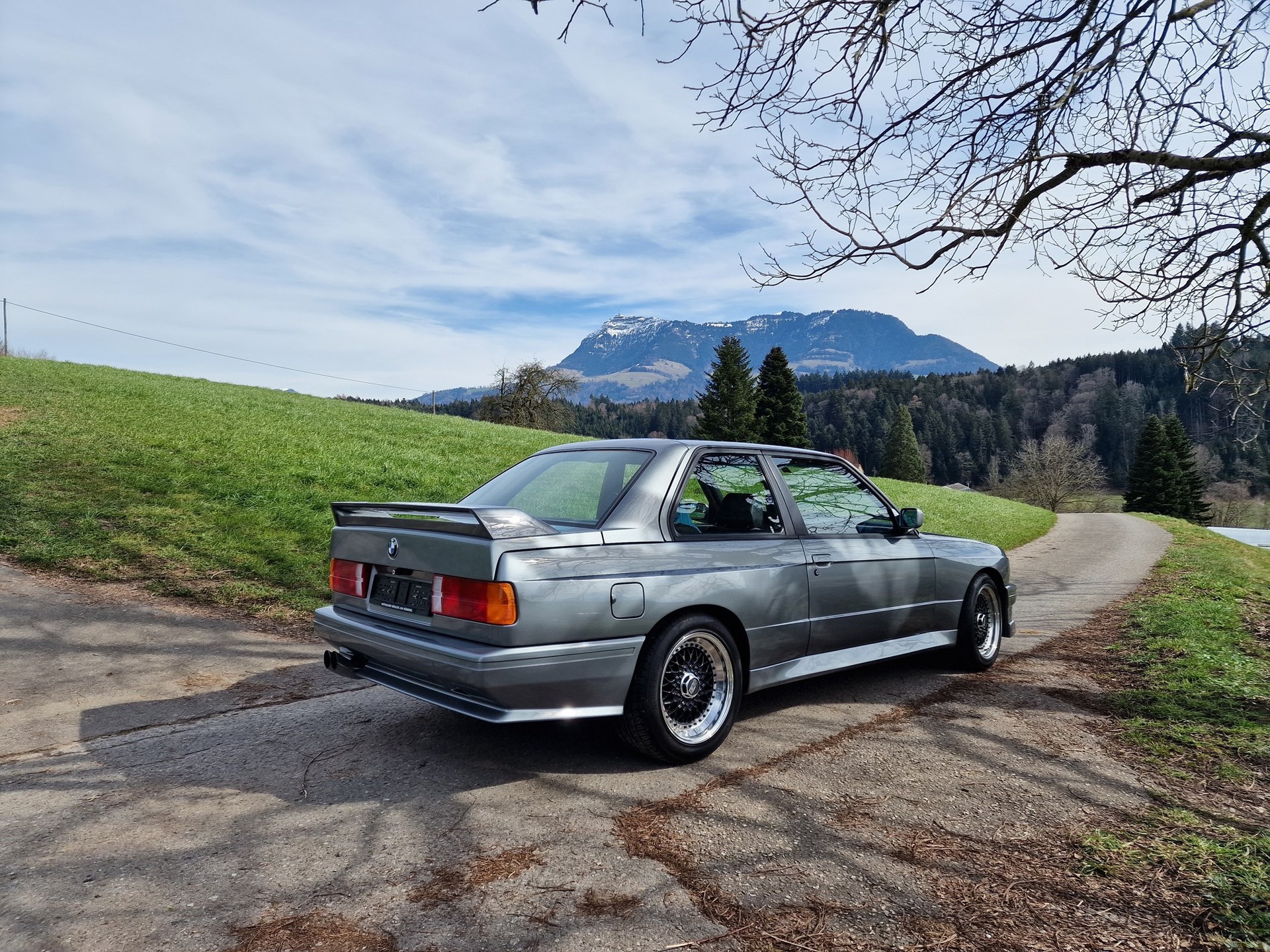 BMW M3-image-2