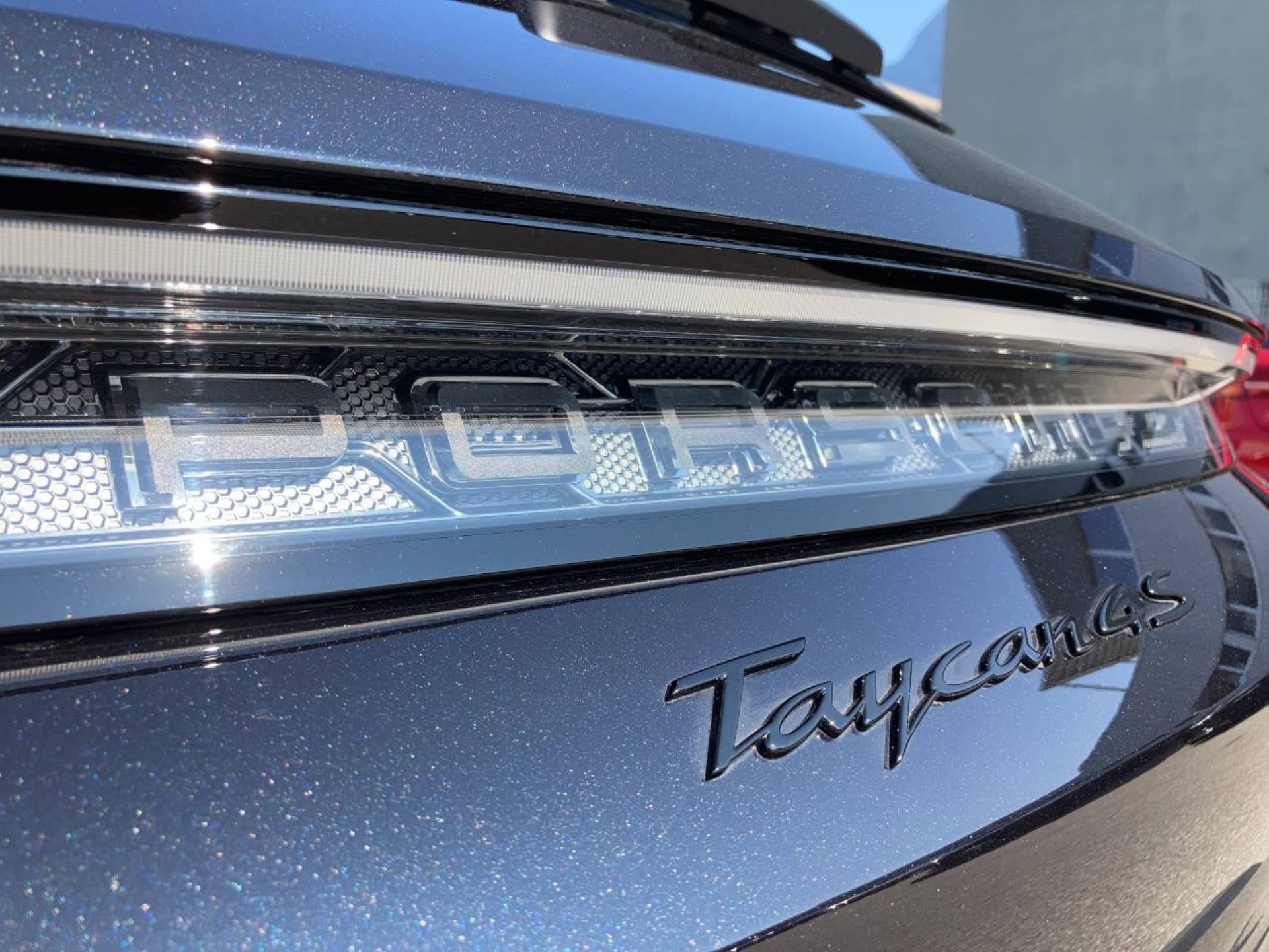 PORSCHE Taycan 4S Cross Turismo-image-11