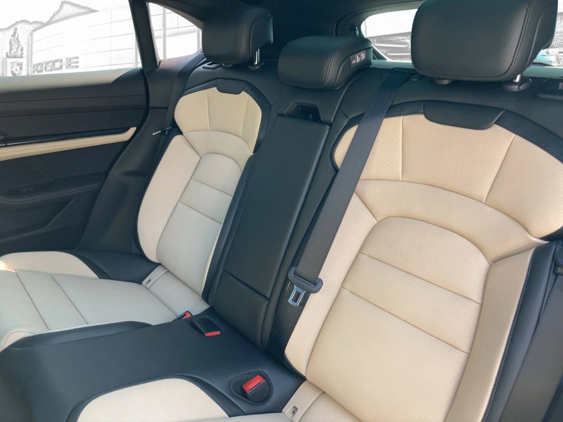 PORSCHE Taycan 4S Cross Turismo-image-21