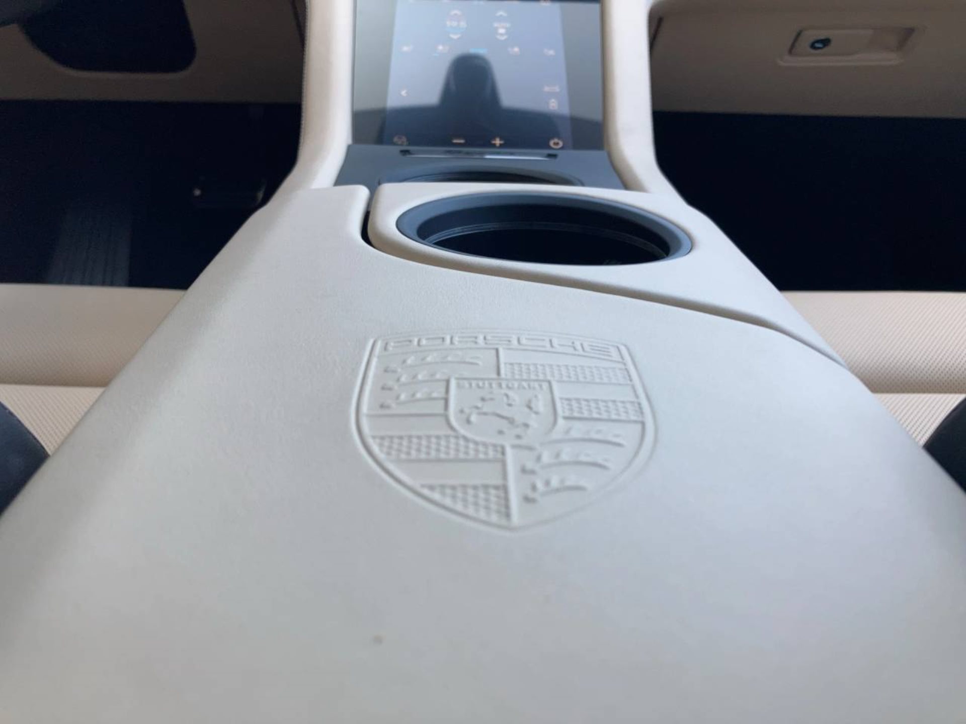 PORSCHE Taycan 4S Cross Turismo-image-27