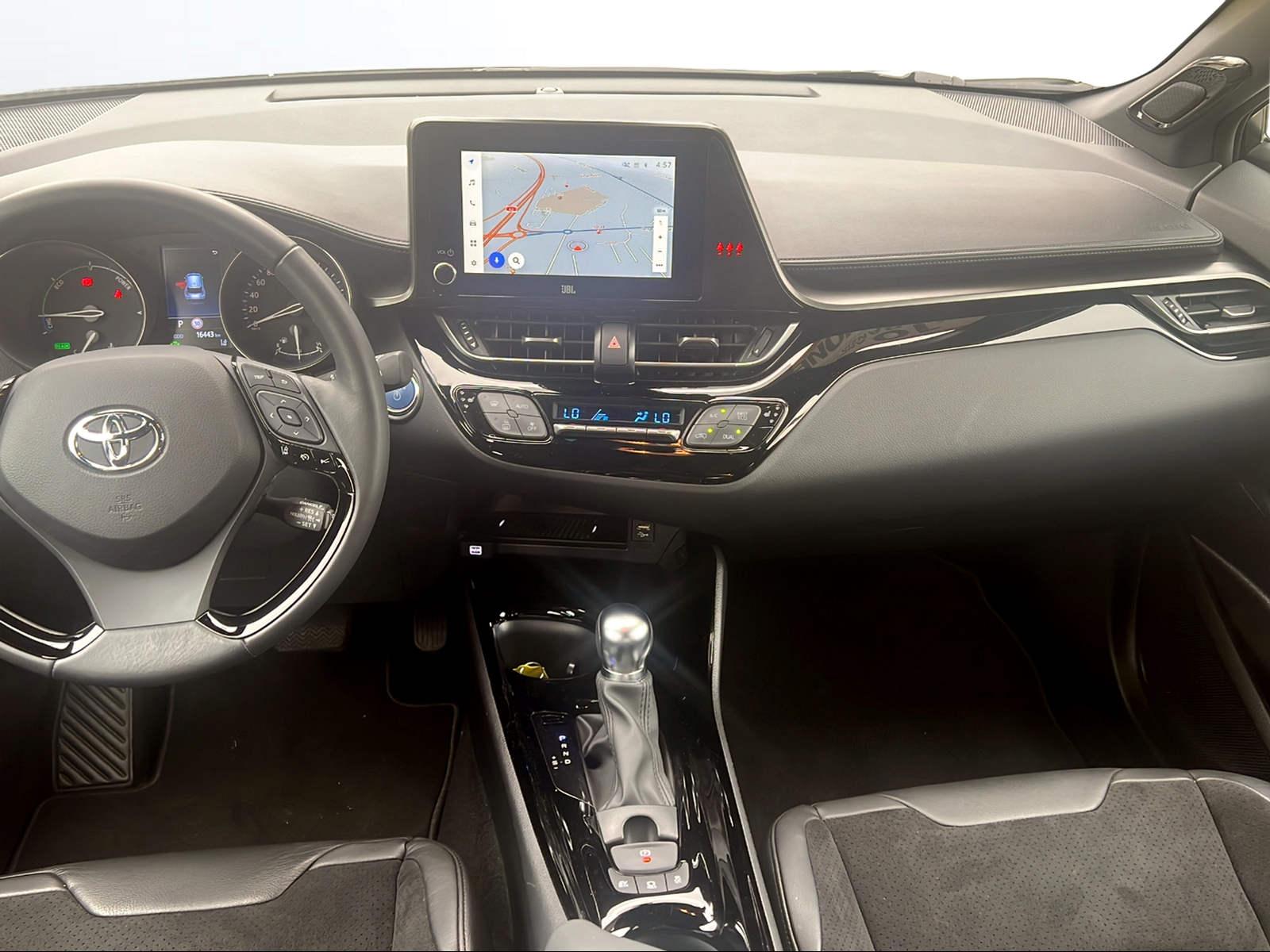 TOYOTA C-HR 2.0 VVTi HSD Move-image-9