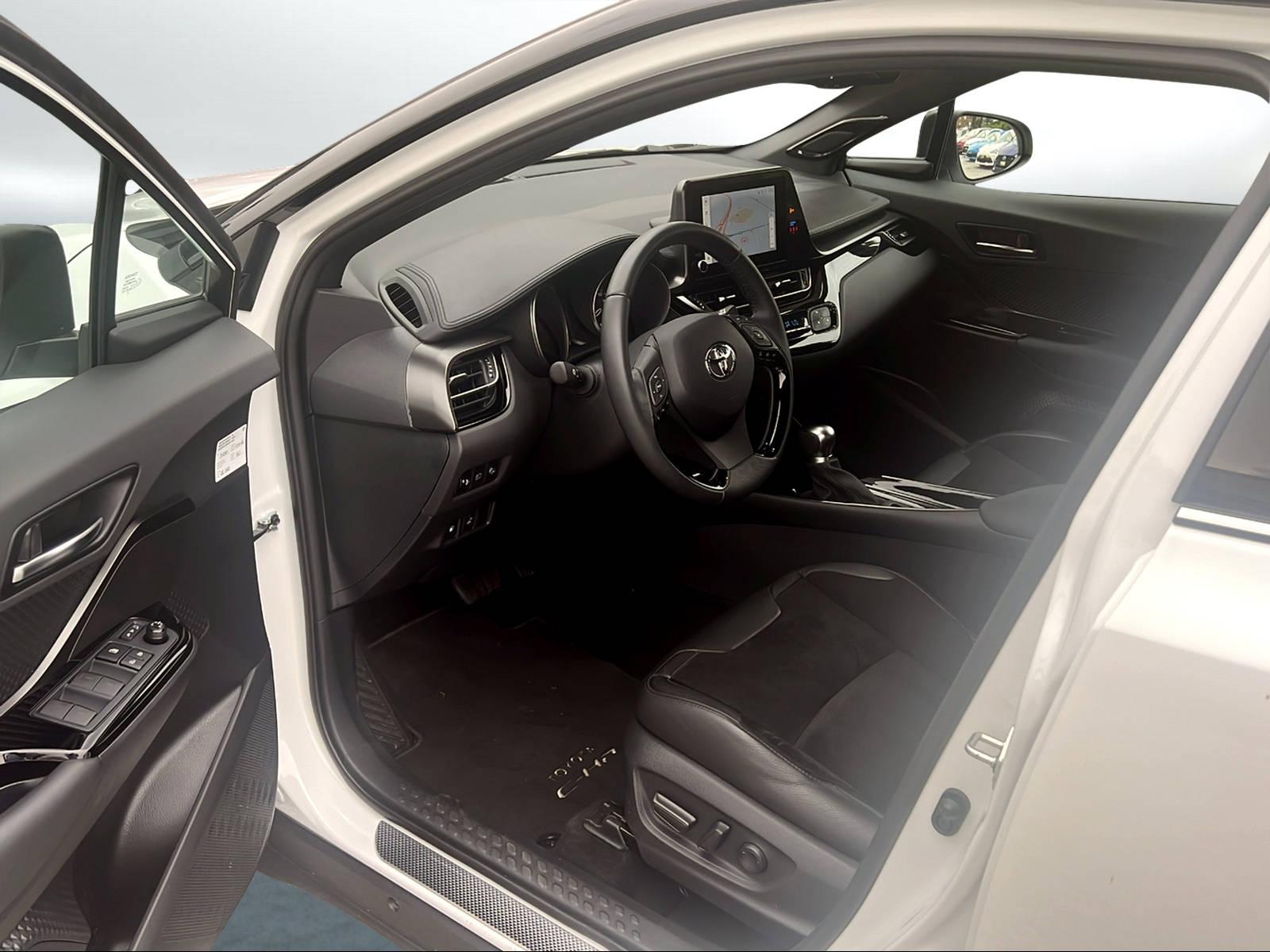 TOYOTA C-HR 2.0 VVTi HSD Move-image-5