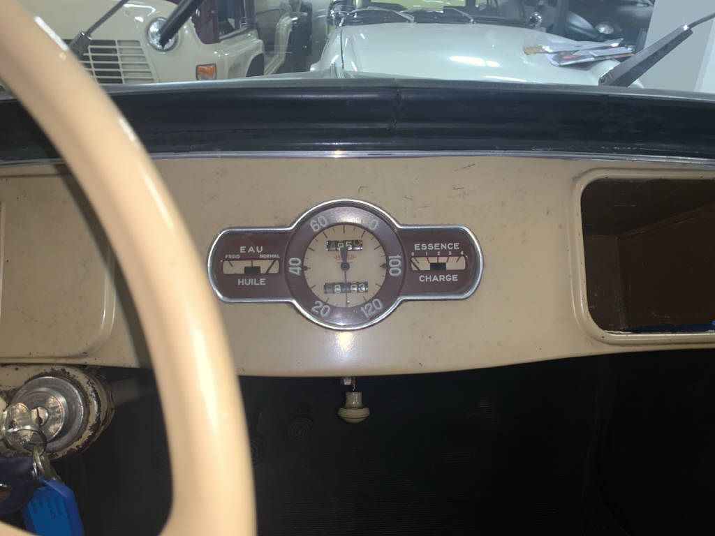 RENAULT 4 CV R 1060-image-8