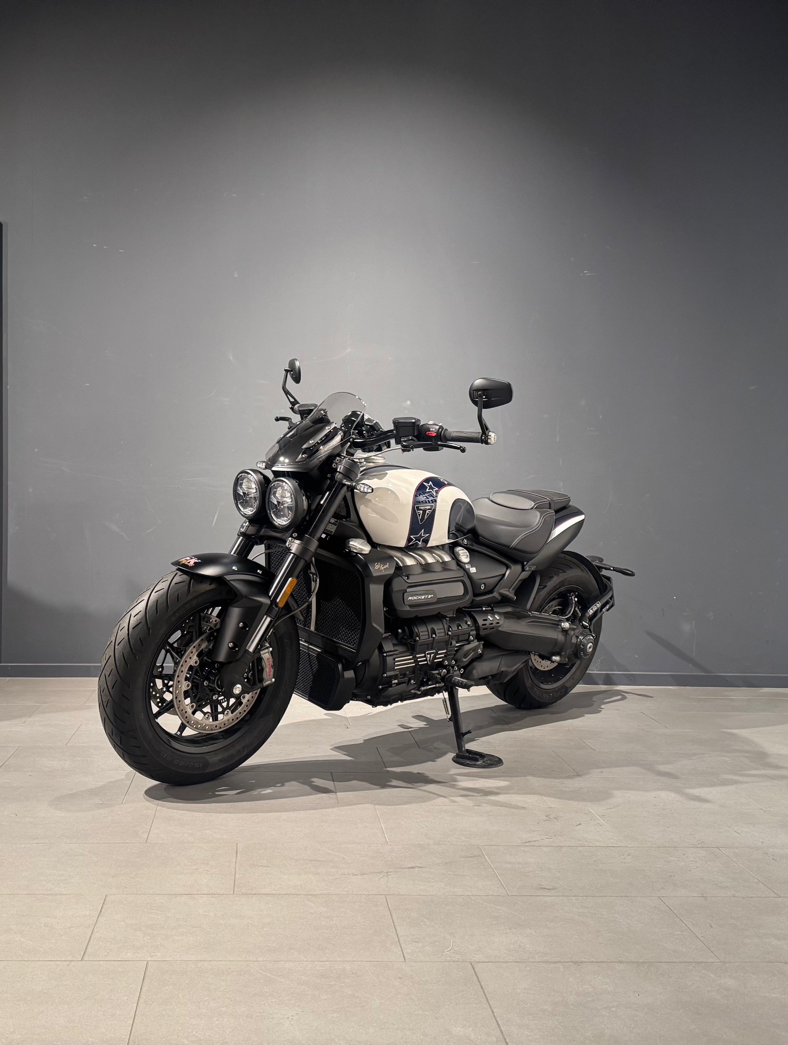 TRIUMPH Rocket 3 R Storm Evel Knievel Lacksatz-showroom-element-2