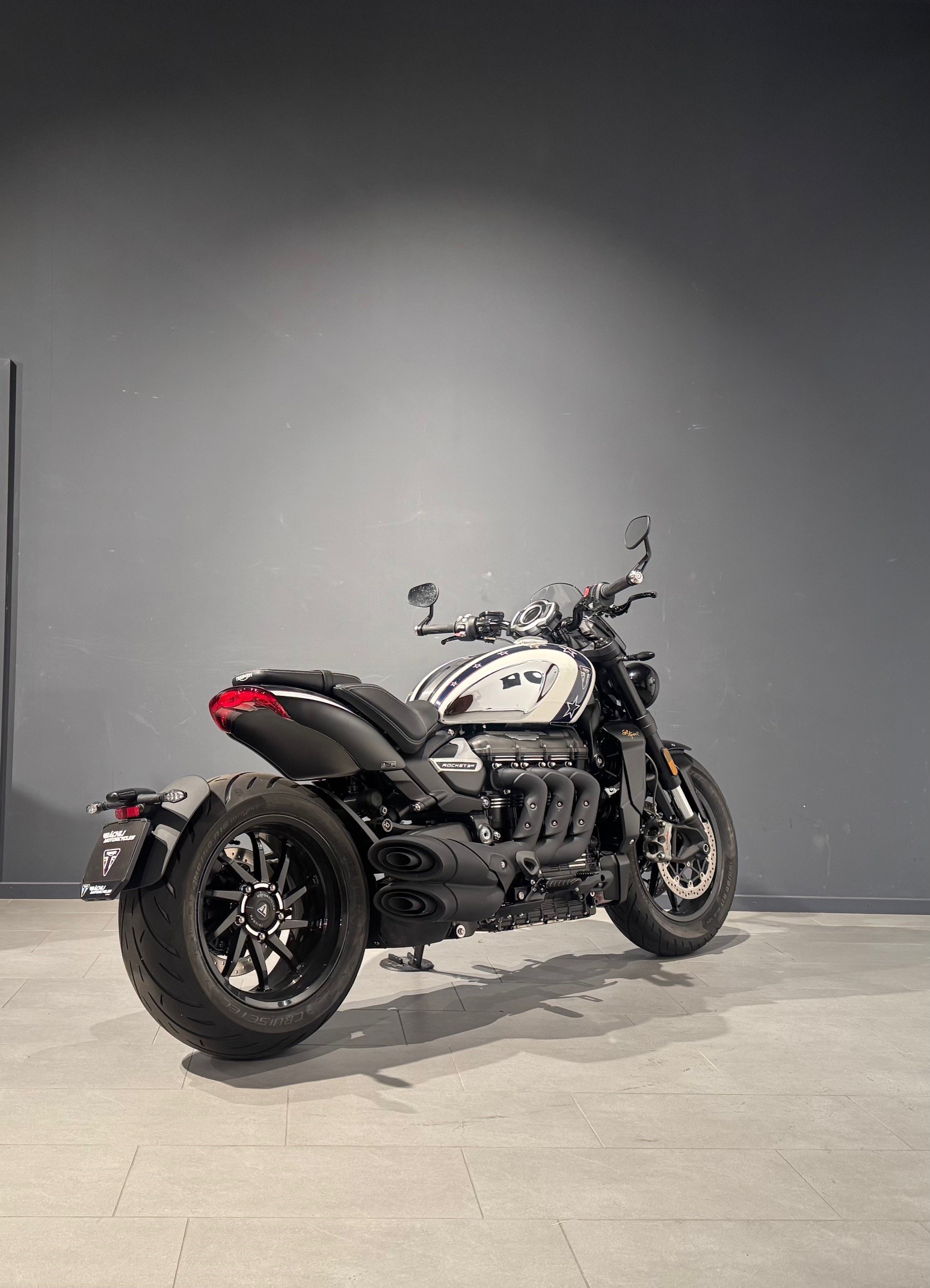 TRIUMPH Rocket 3 R Storm Evel Knievel Lacksatz-image-5