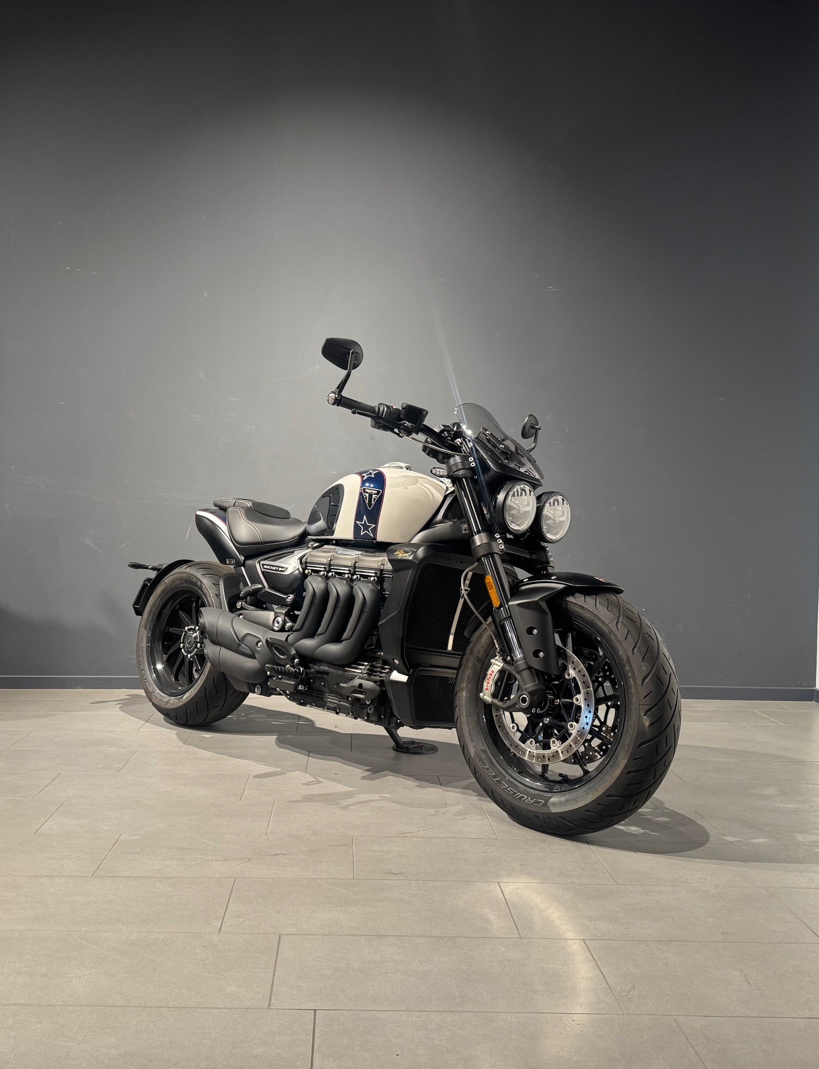 TRIUMPH Rocket 3 R Storm Evel Knievel Lacksatz-showroom-element-1