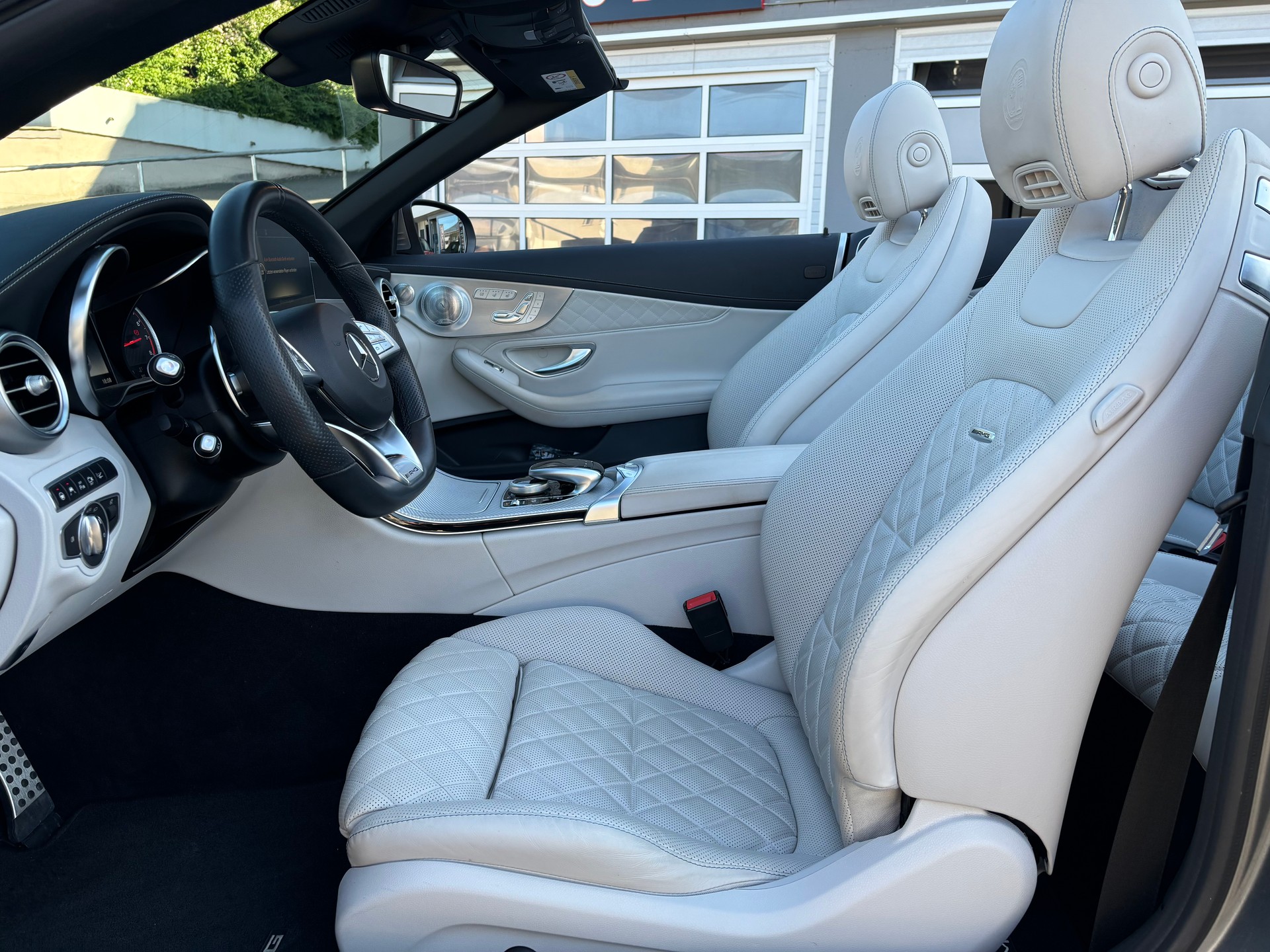 MERCEDES-BENZ C 63 S Cabriolet AMG Speedshift | Limited Edition 1 of 150-image-12