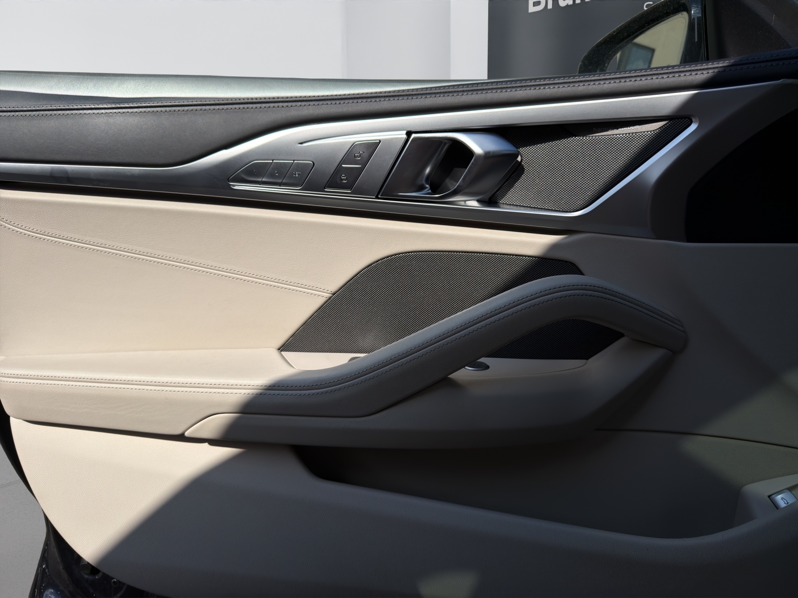 BMW 840i xDrive Gran Coupé-image-19