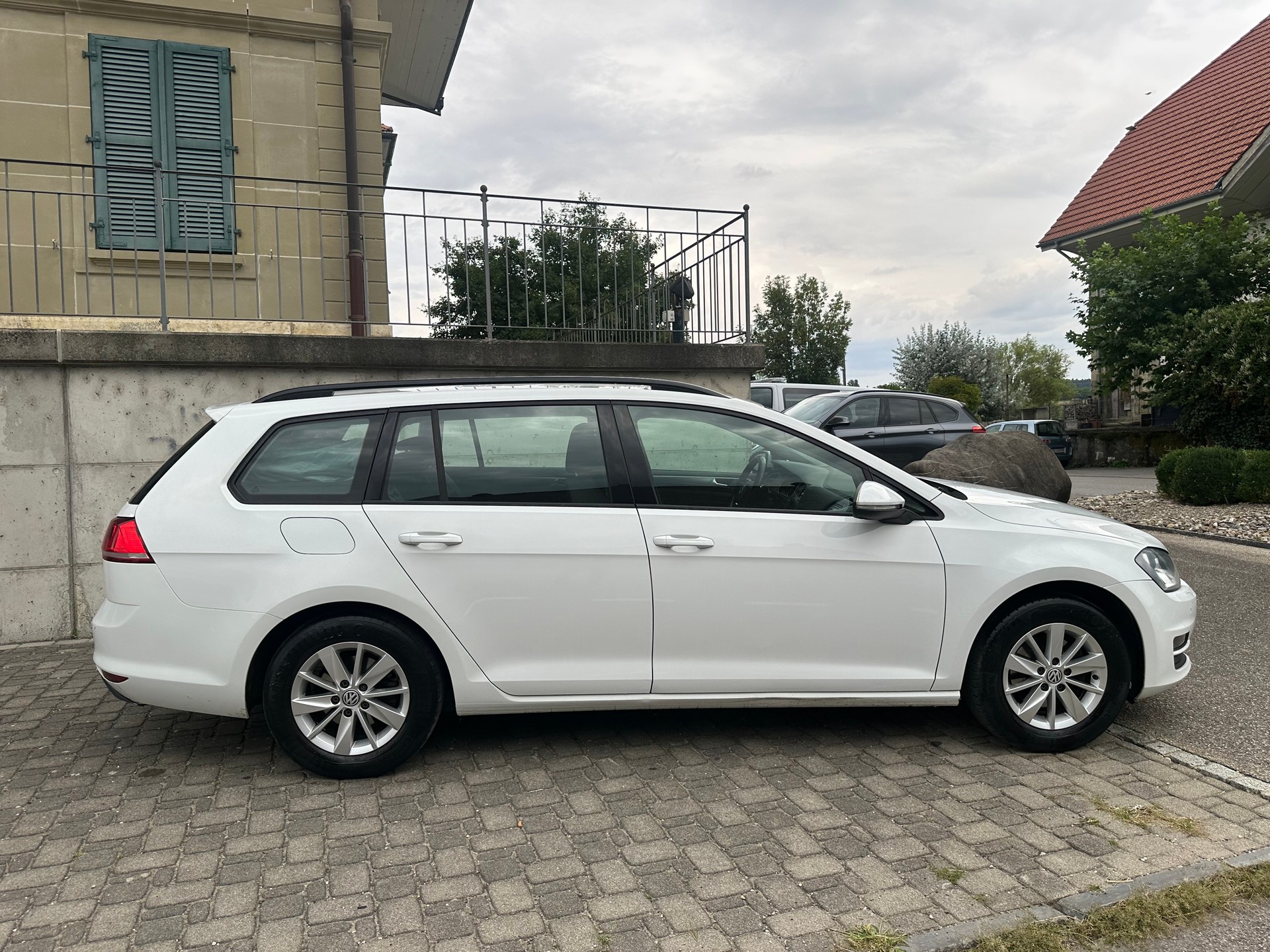 VW Golf Variant 1.4 TSI 65th Edition-image-5