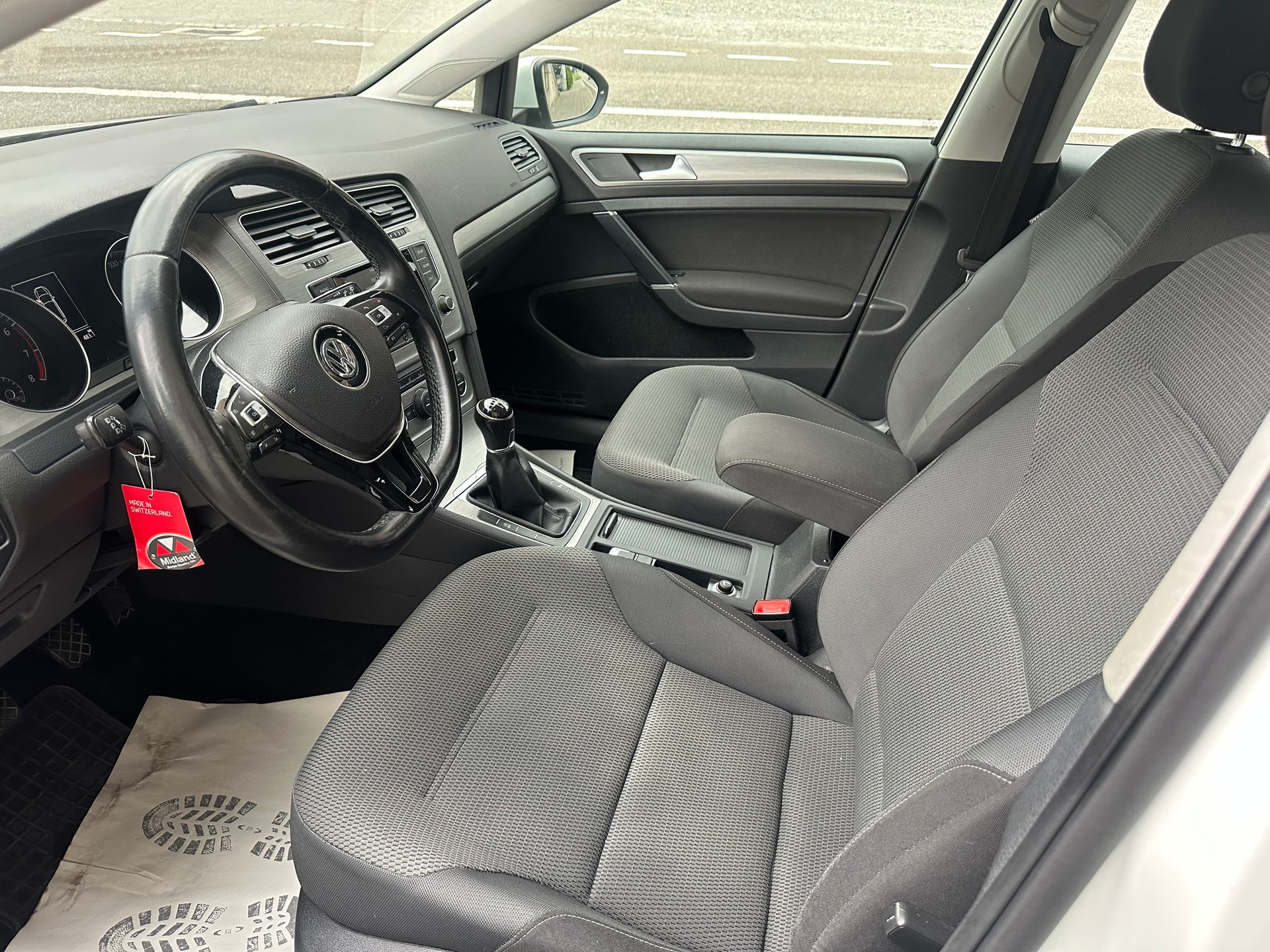 VW Golf Variant 1.4 TSI 65th Edition-image-12