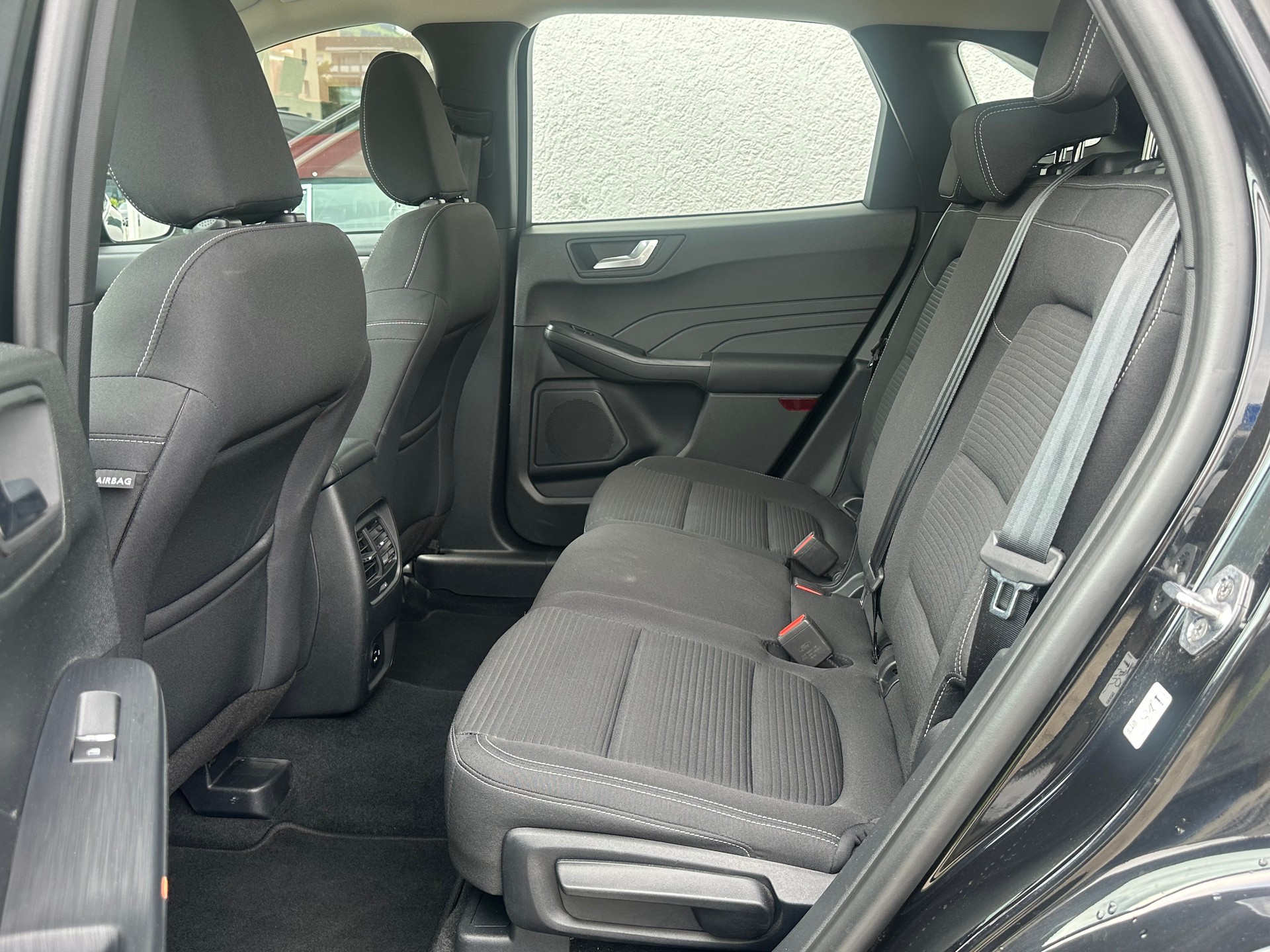 FORD Kuga 2.0 TDCi EcoBlue Titanium 4WD-image-5