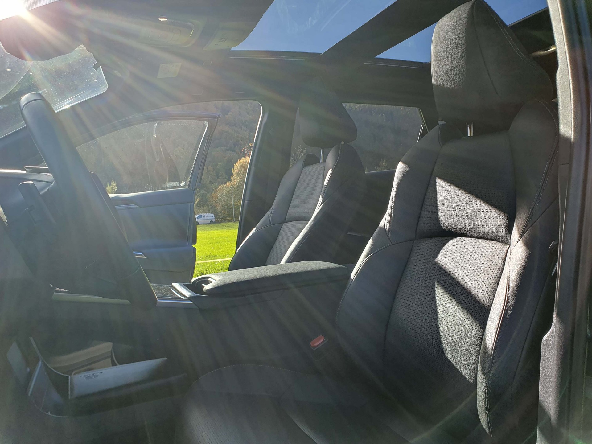 SUBARU Solterra eV Luxury AWD-image-11